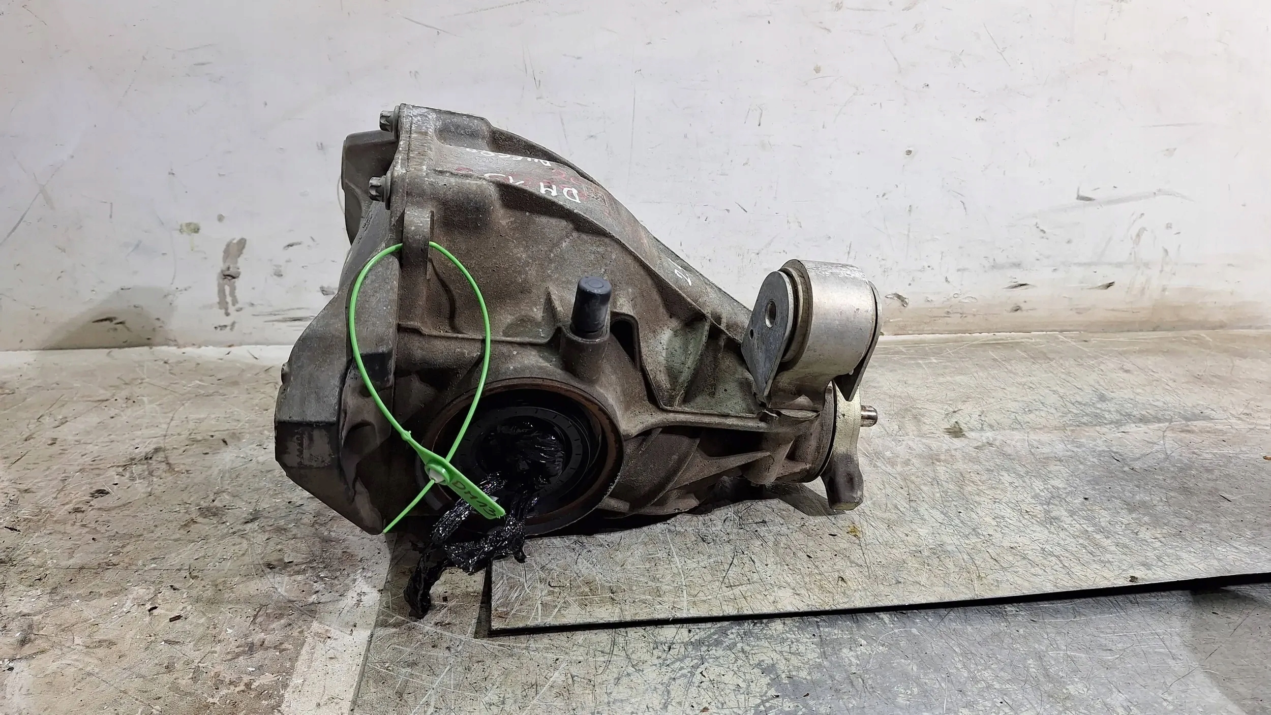 differential diff rear part 2,473 2133507307 Mercedes W213 W205