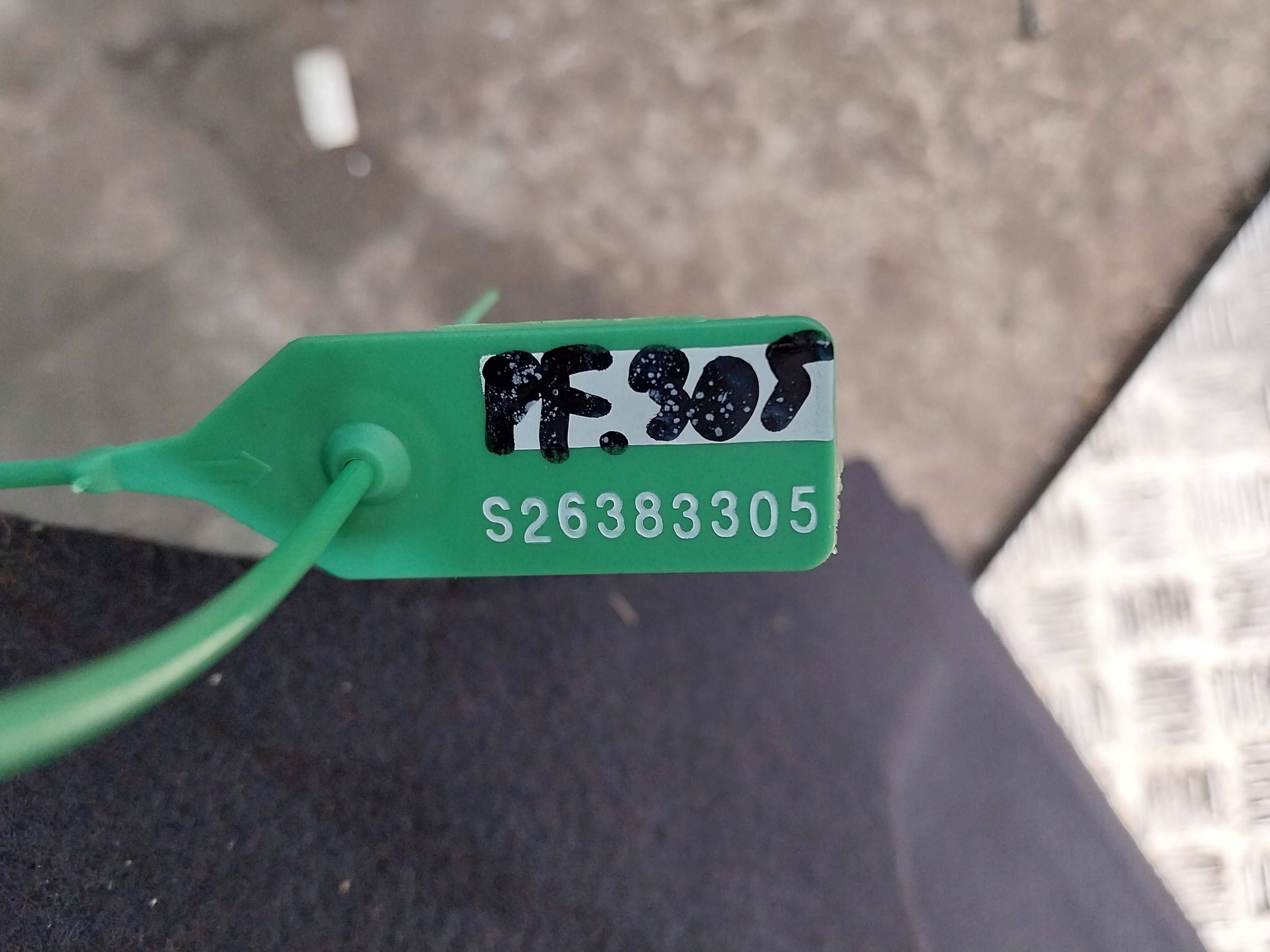 plato boot 93BB-A46506-AN FORD MONDEO MK2 HB