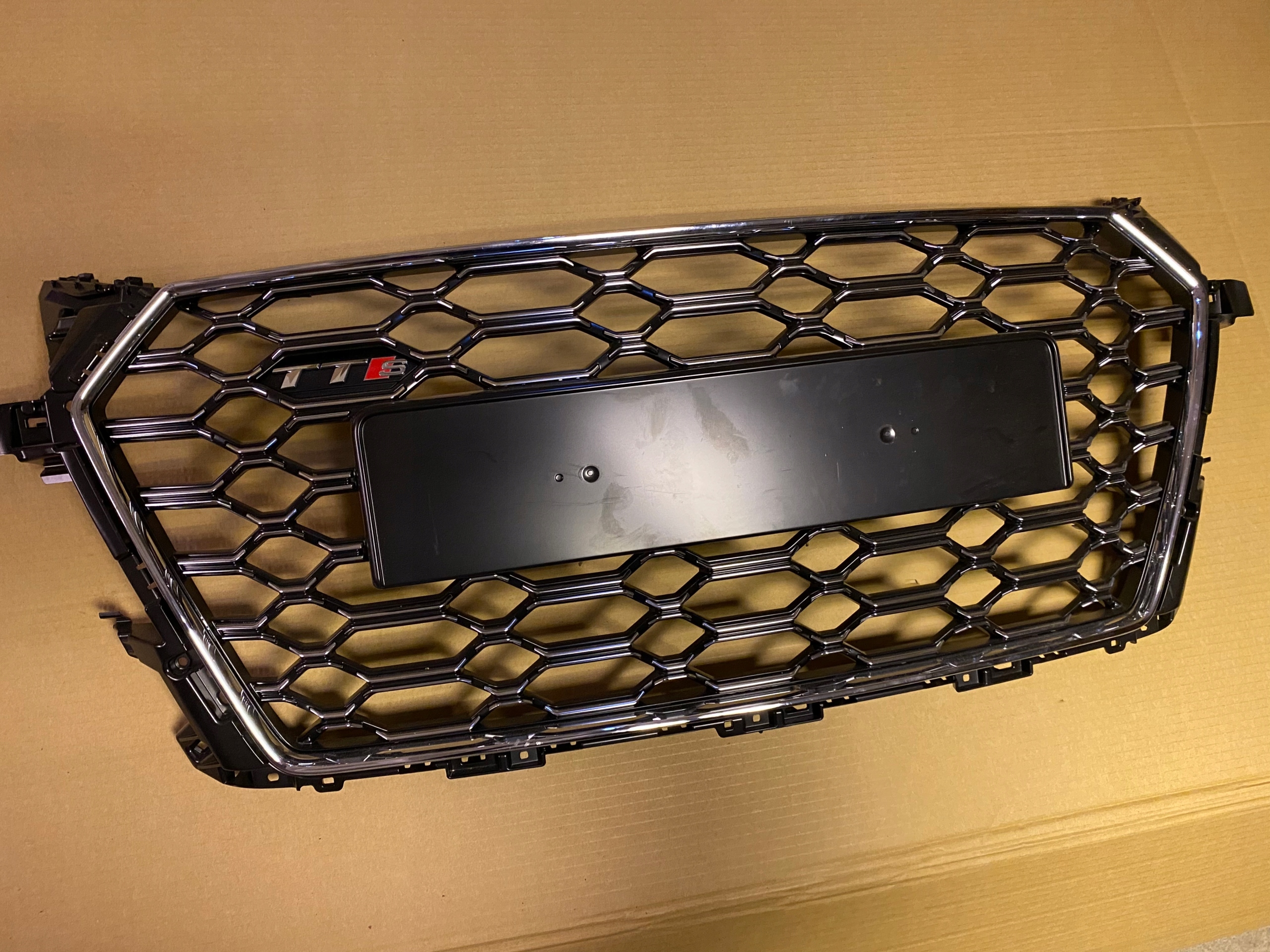 Audi 8S0 Kühlergrill FRONTGRILL Kühlergitter 8S0853651J - Thumbnail 3