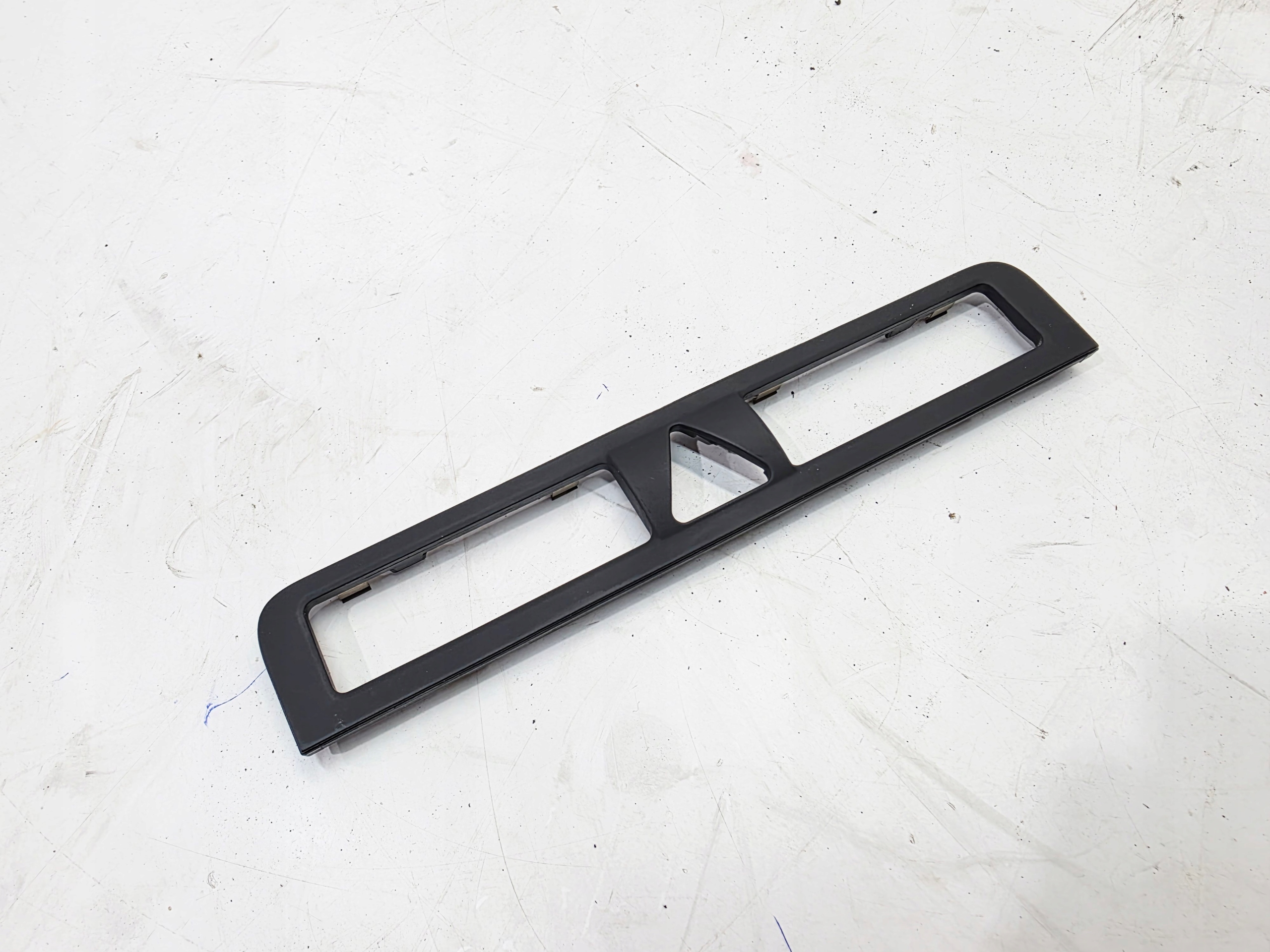 Châssis PANELU Console AUDI A3 8P 8P0863321B