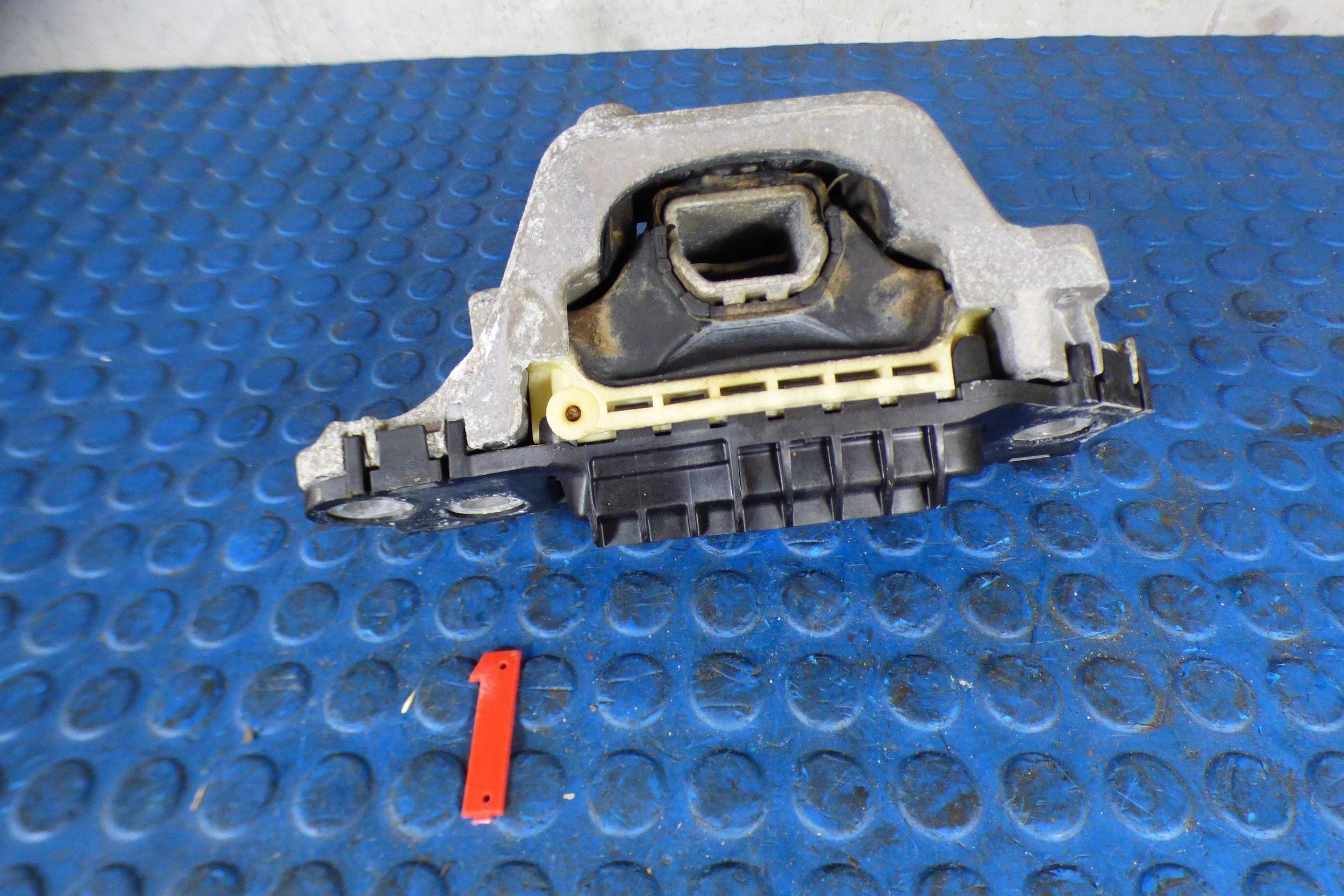 Opel Astra K V 1.5 CDTI engine mount 39193447 st.BDB