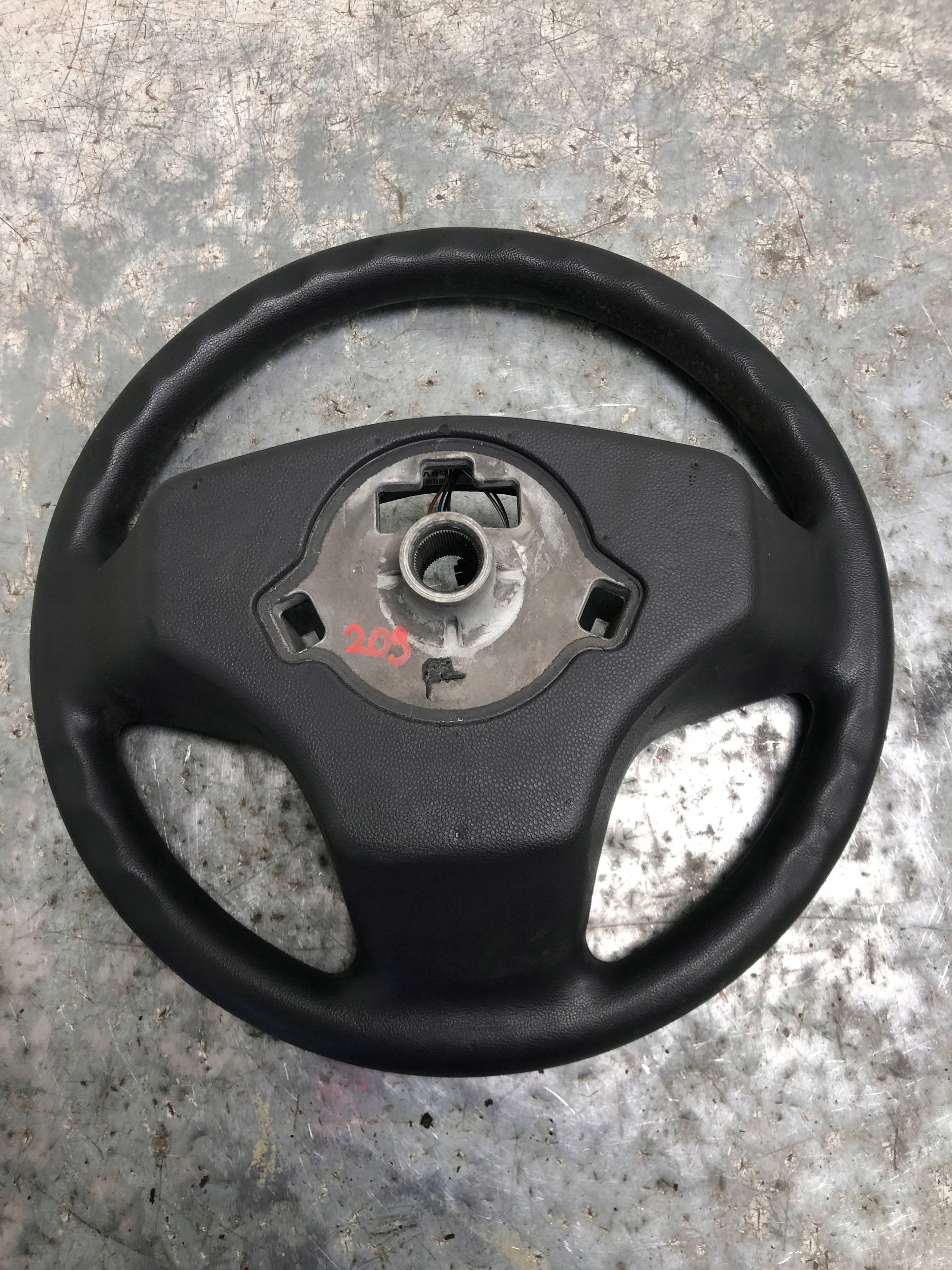 lenkrad PIANKA MULTIFUNKCJA OPEL CORSA D 13155559