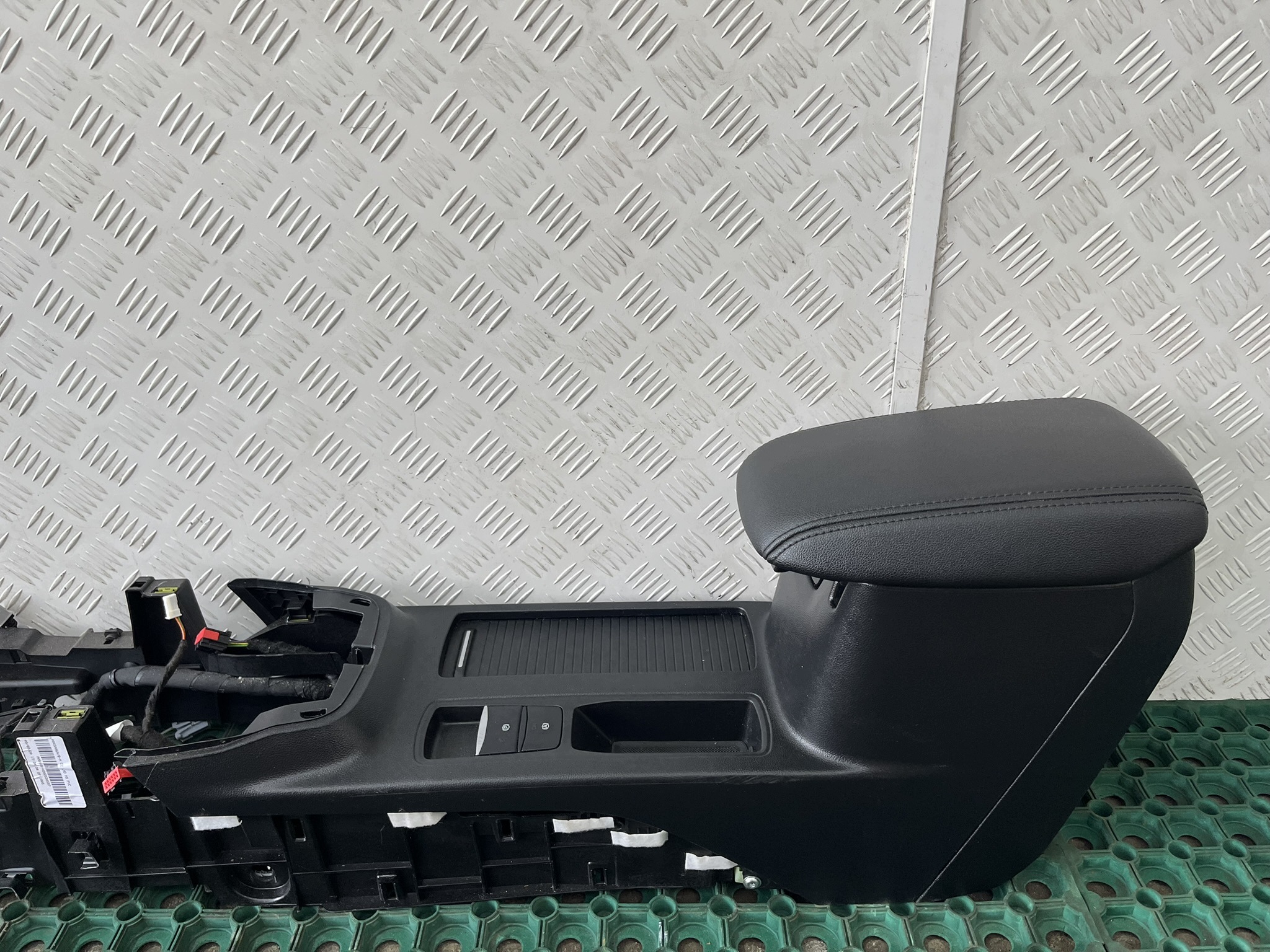 FORD FOCUS MK4 18-22 tunnel media bracciolo EUROPA OE