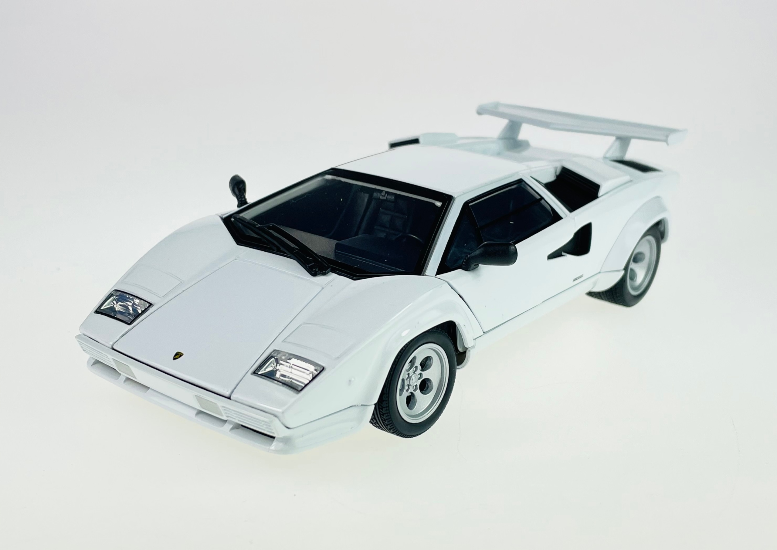 

Welly Lamborghini Countach Lp 500 S 1:24