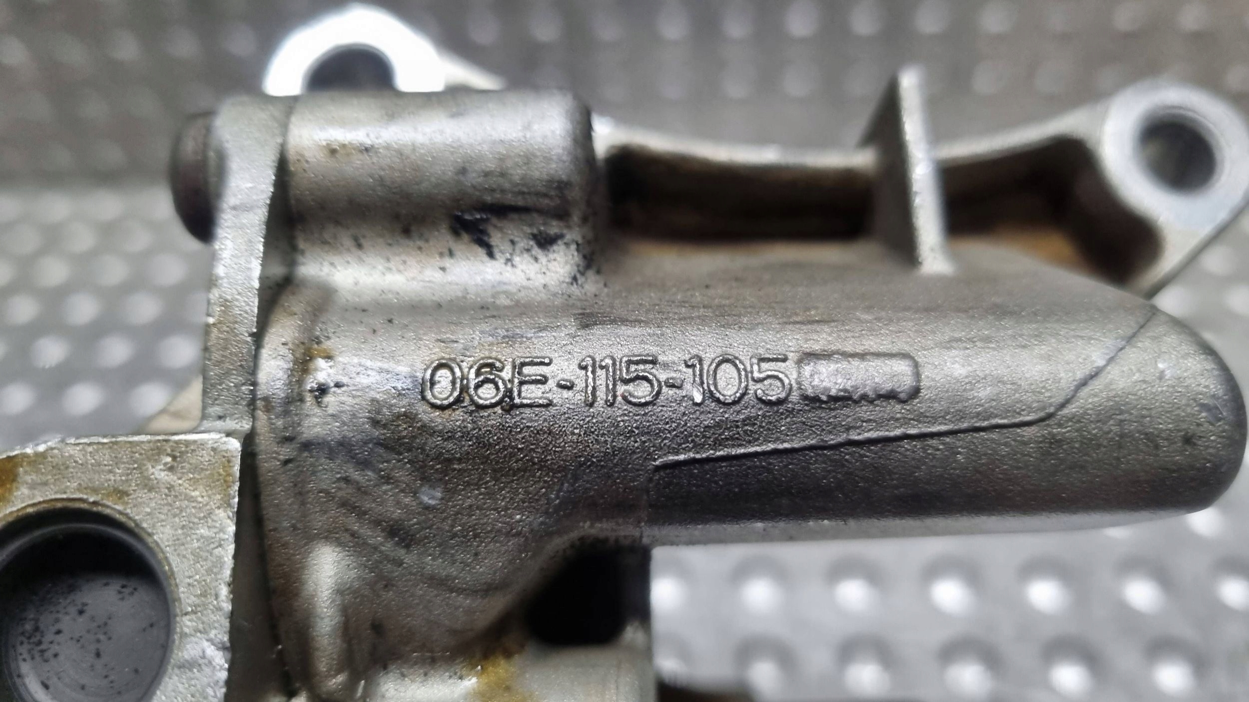 Ölpumpe 06E115105 AUDI A4 B7 A6 C6 A8 D4 2.4 FSI 3.2 FSI