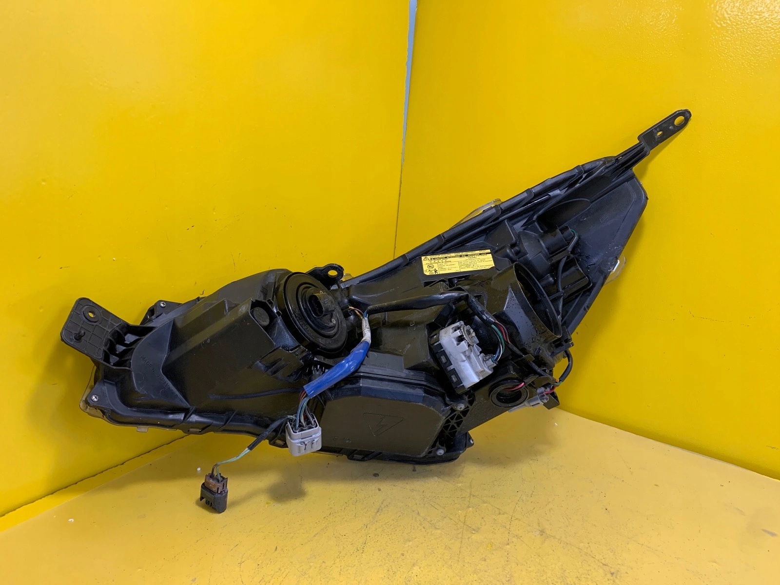 light right SUBARU LEGACY OUTBACK LIFT 12-14 XENON