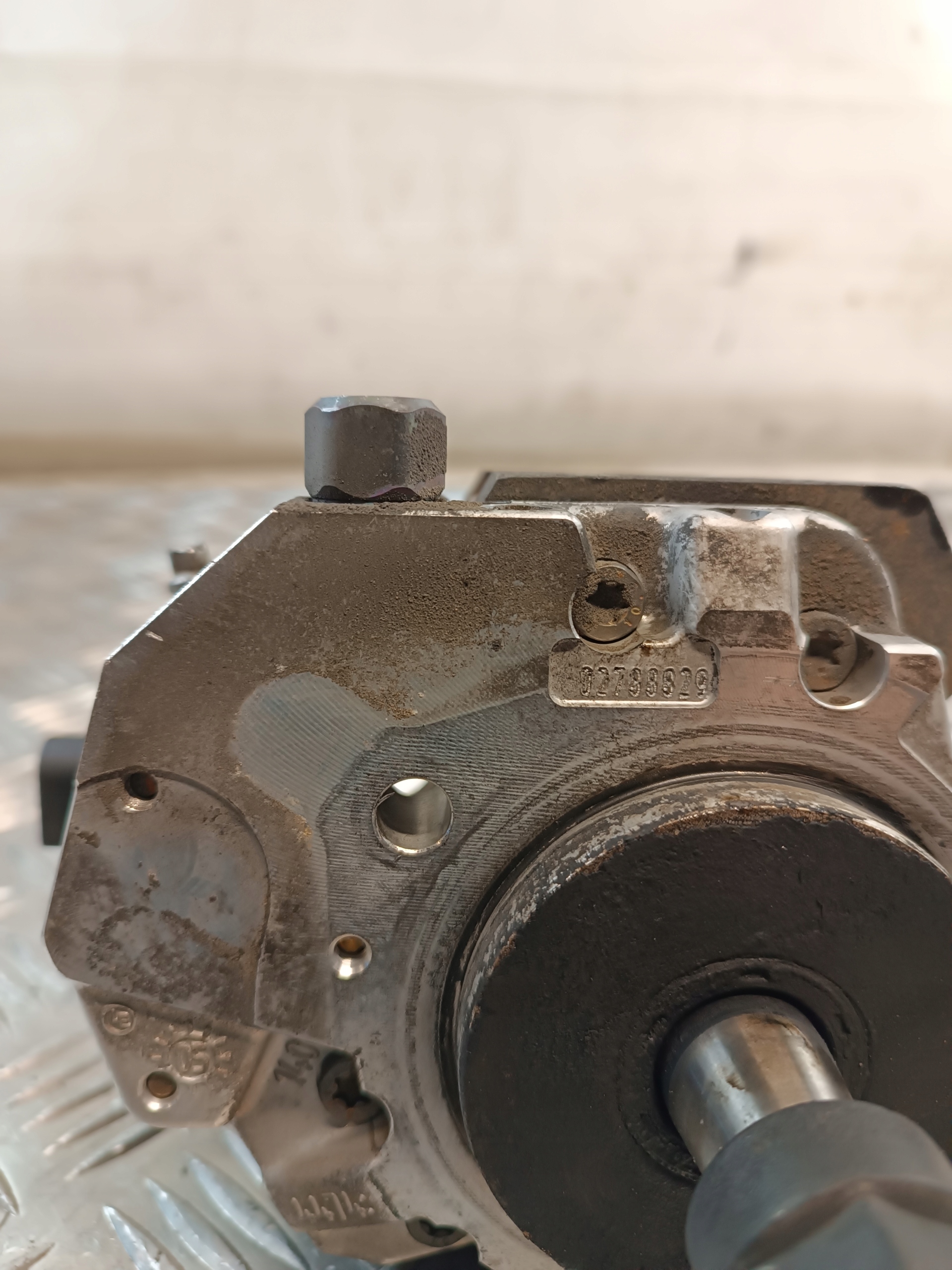 injection pump BMW E60 2.0D 2006r 0445010045