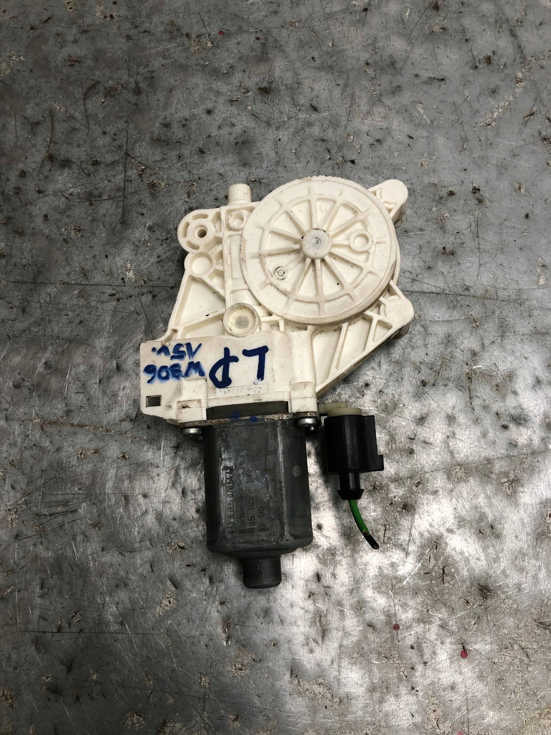 mini motor windows left front MERCEDES SPRINTER W906 A0068205442