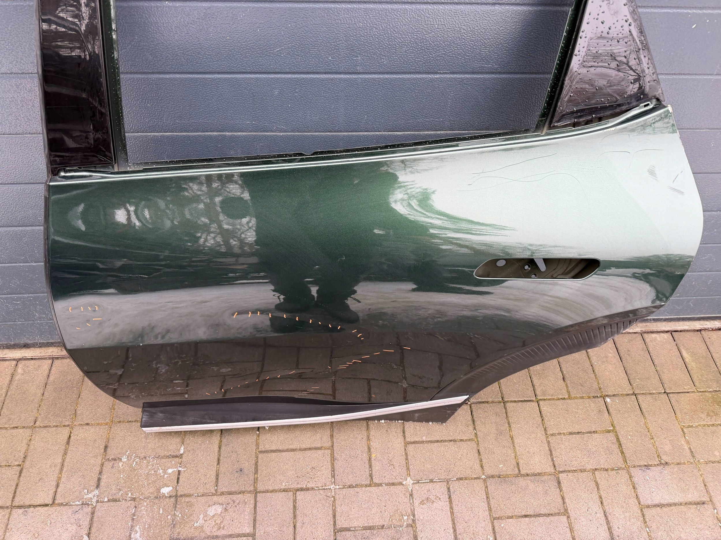 KIA EV6 door left rear part rear.