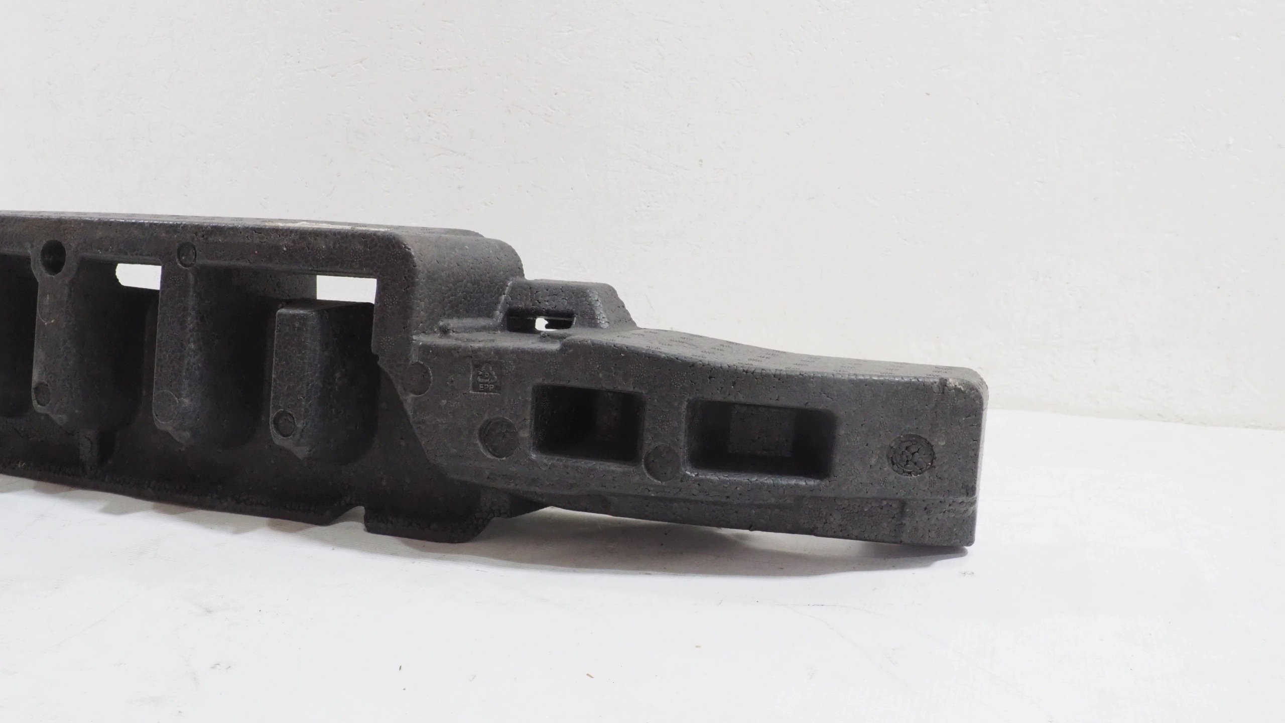 VW Touran absorber nárazníku předek 1T0807248K