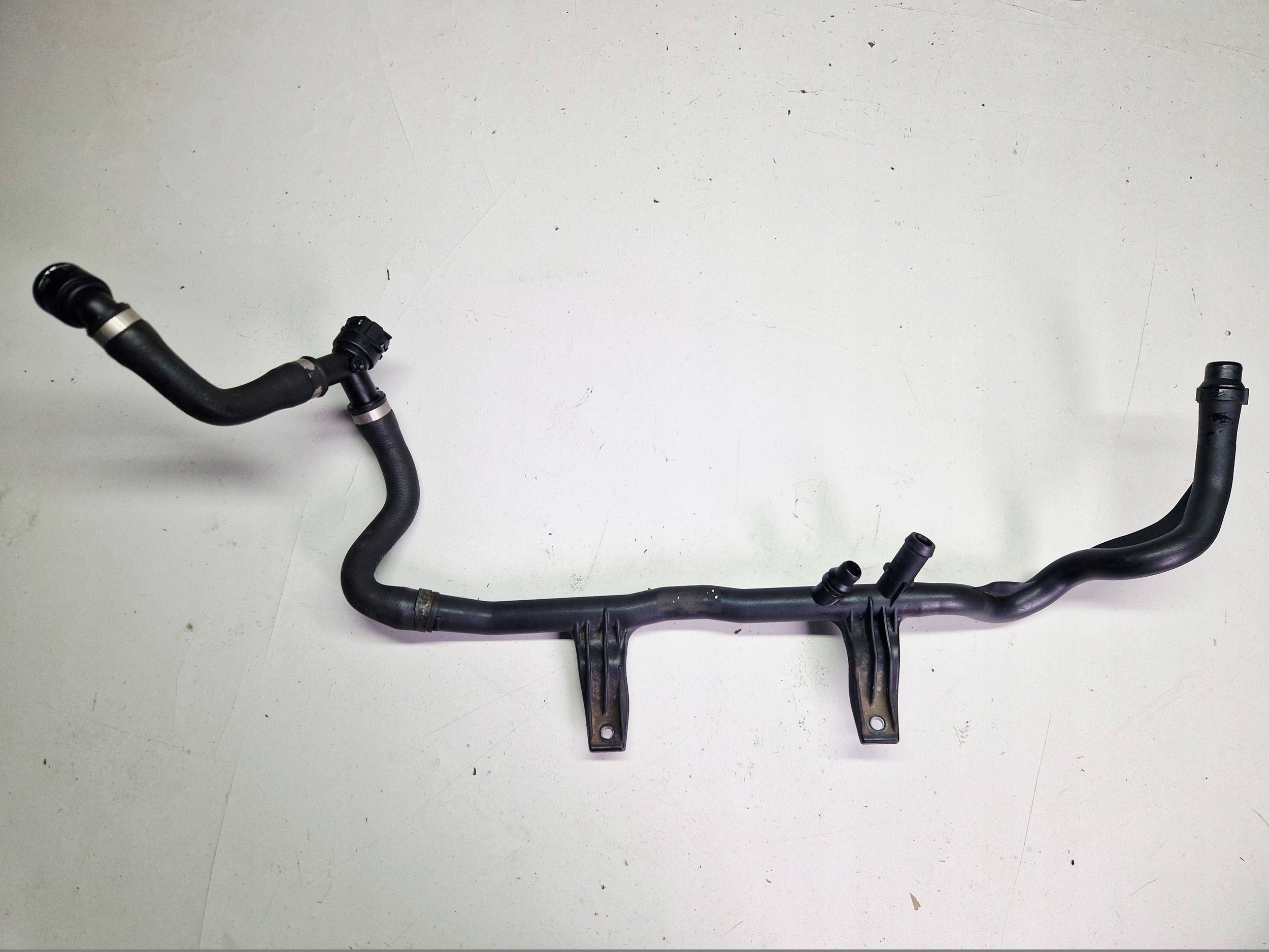 Schlauch wodny Turbolader BMW 1 E81 E87 7526915