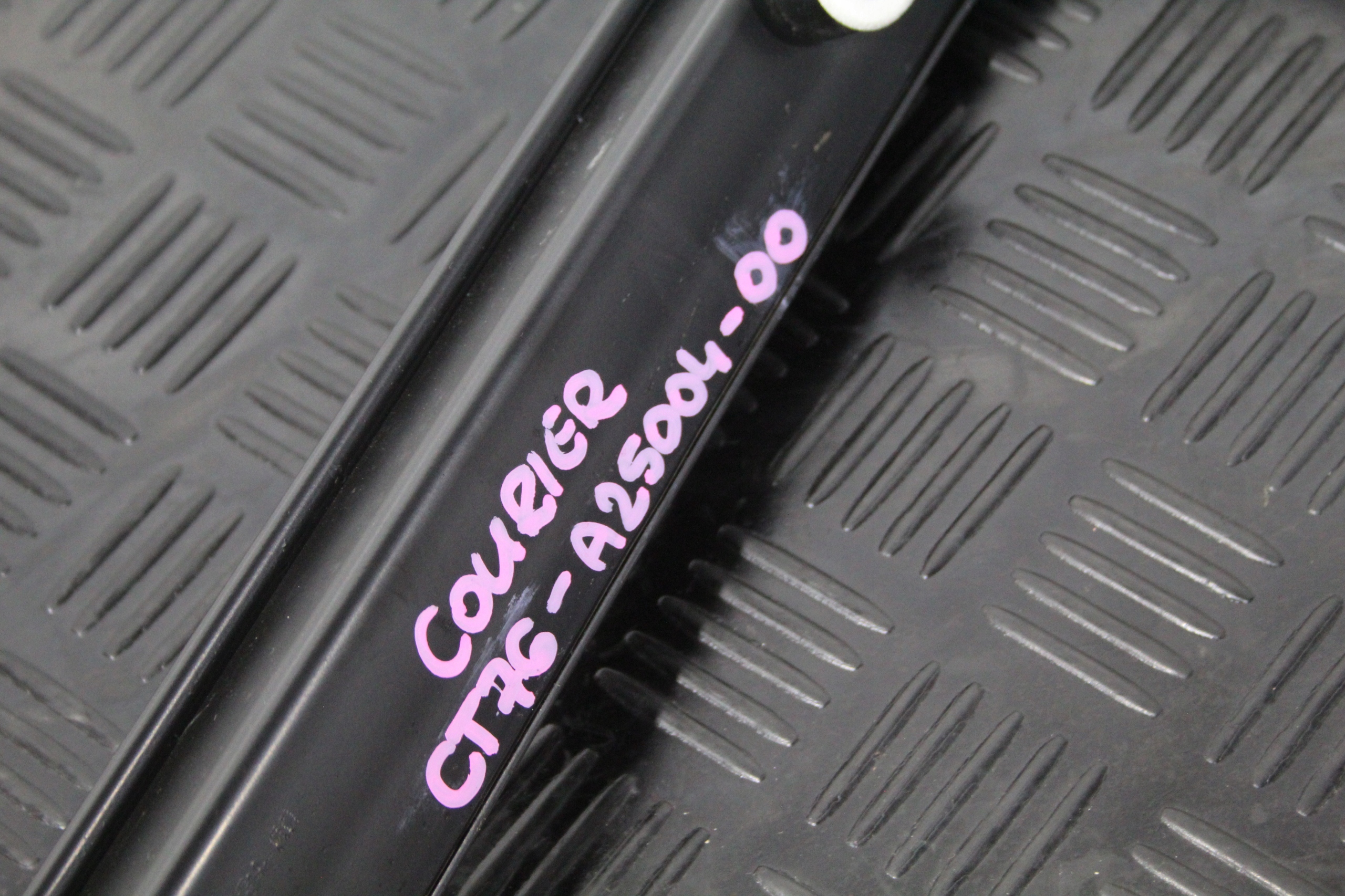 SCHIENE PROWADNICA TÜR FORD TRANSIT COURIER LIFT ET76-A25004-00