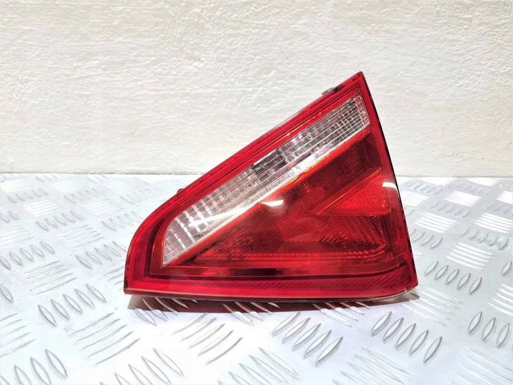 light rear to the bonnet right side Audi A5 8T 2008 8T0945094