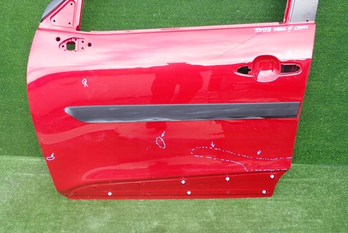TOYOTA YARIS IV CROSS door left front front