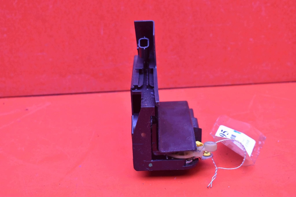 lock door left front front EU DACIA SANDERO 2 II 5D HB 13-16