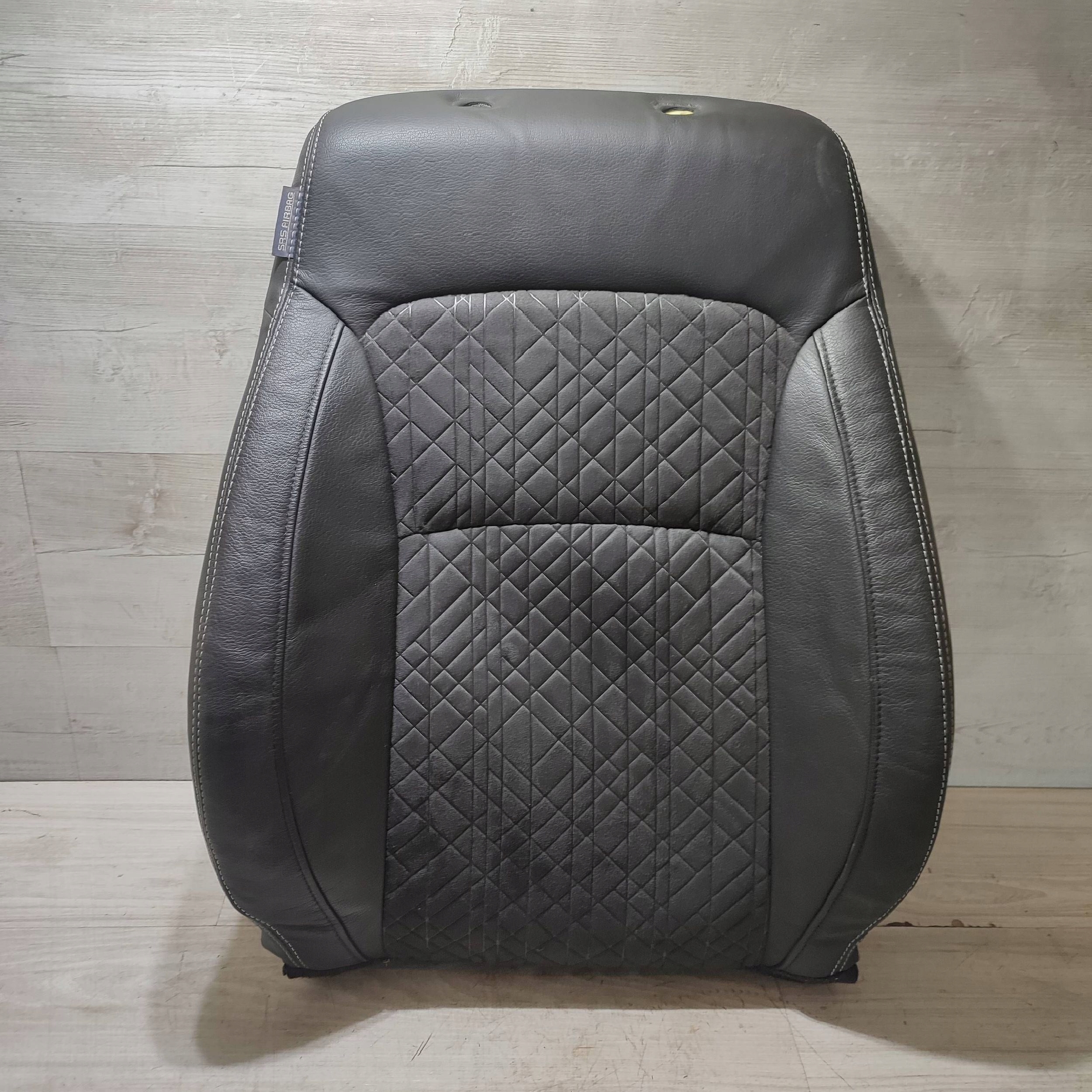 side oparcie seat front side right Suzuki Vitara (LY)