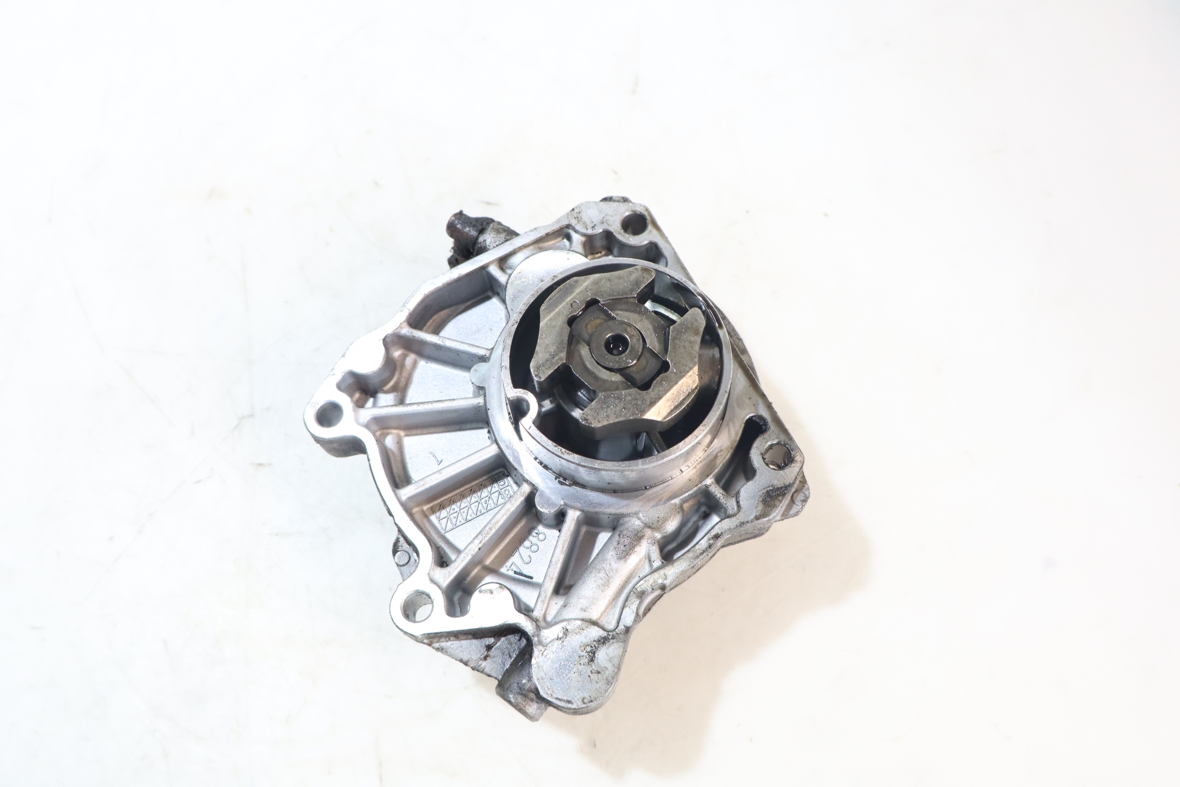 opel oe 55205446 насос вакум