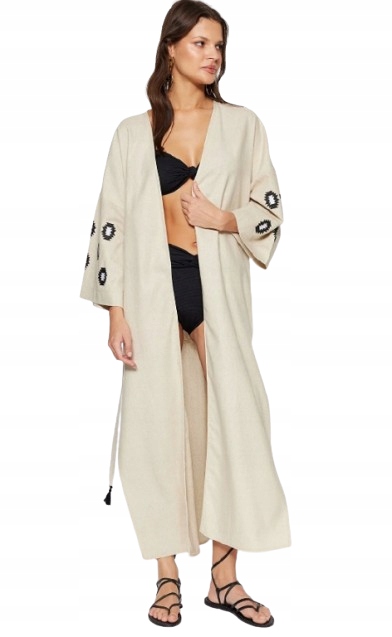 Trendyol Béžová Plážová Tunika S Páskem A Černými Aplikacemi 5AB