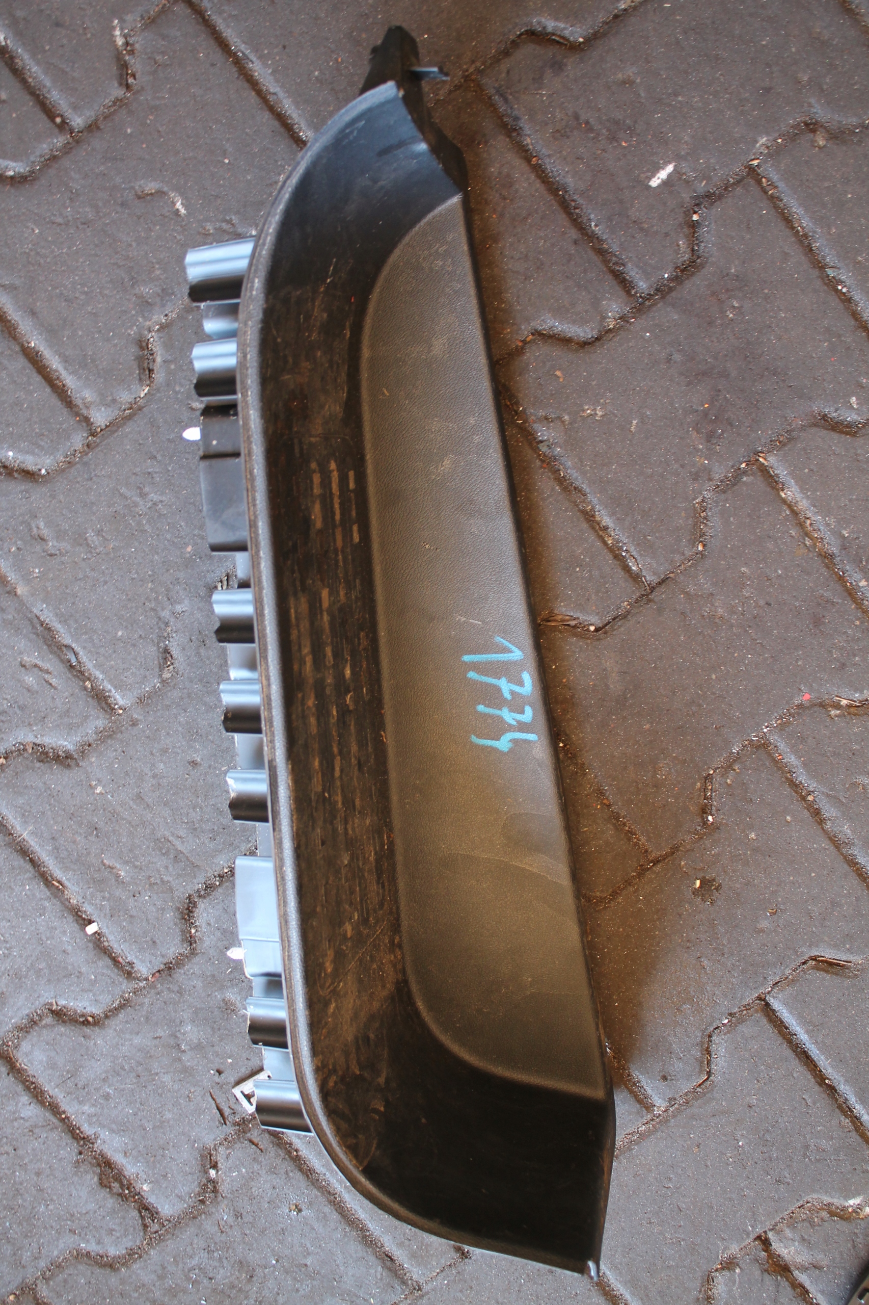 1774. STOPIEN cap VW T5 T6 7H0863736F