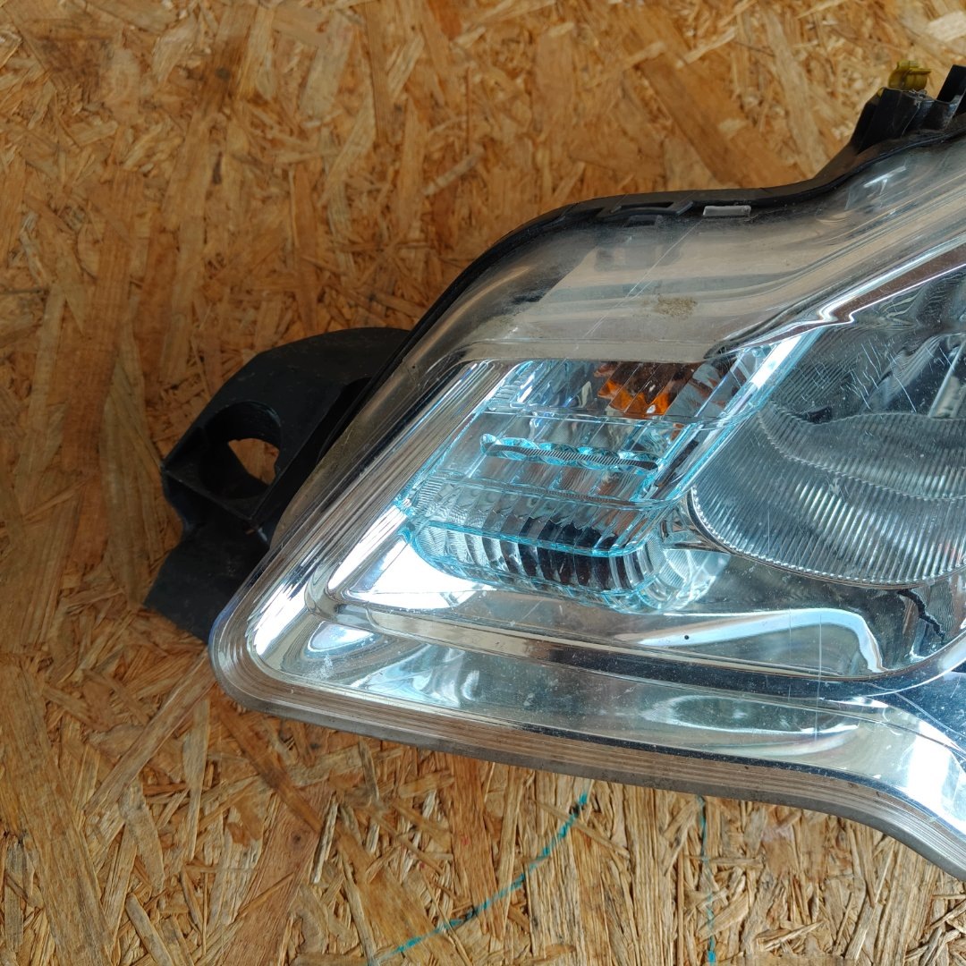 REFLEKTOR left light CITROEN C3 II DS3 9677038280-04 fog light front