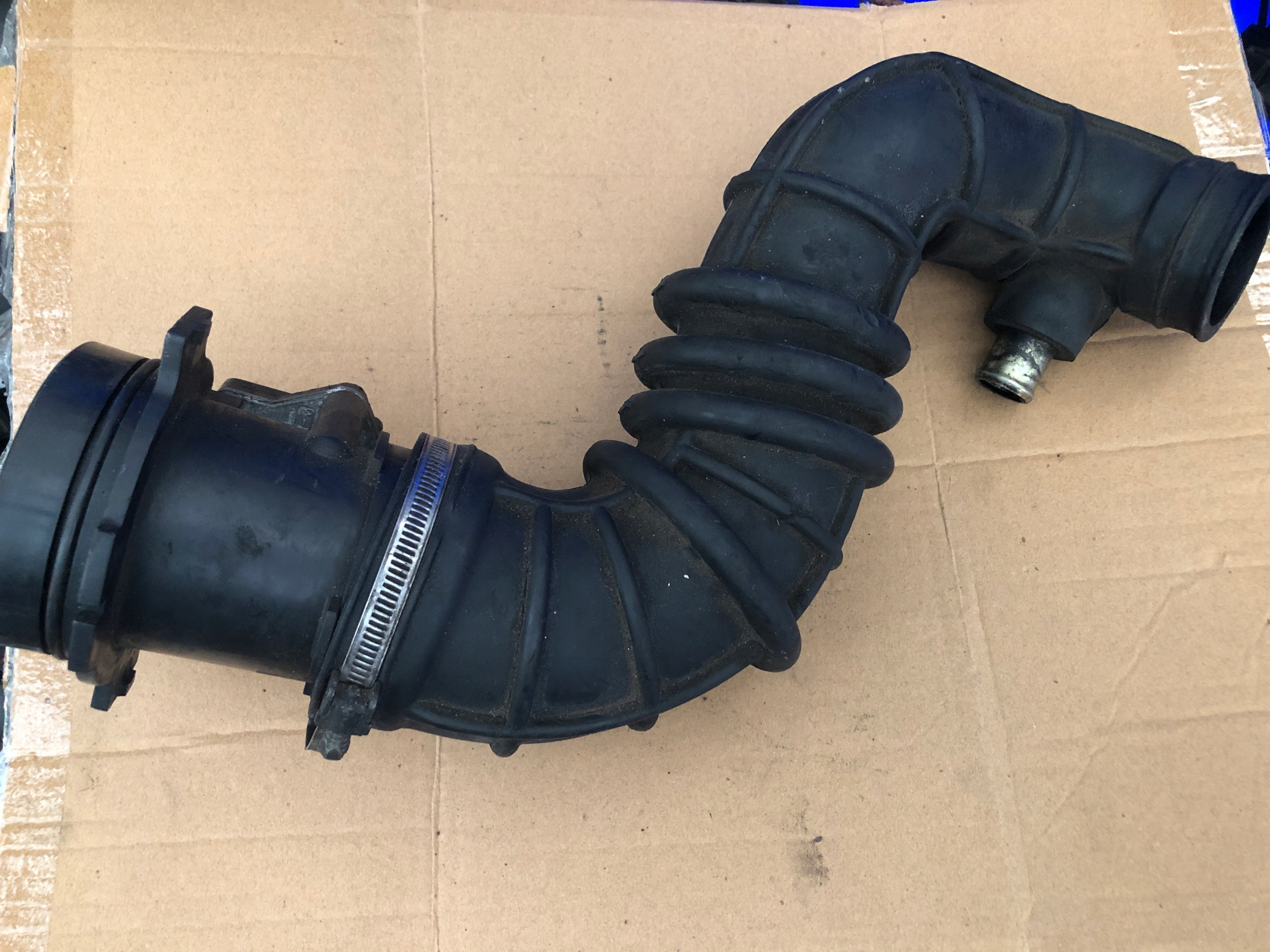 flow meter Ford 97BP-12B579-AA + pipe