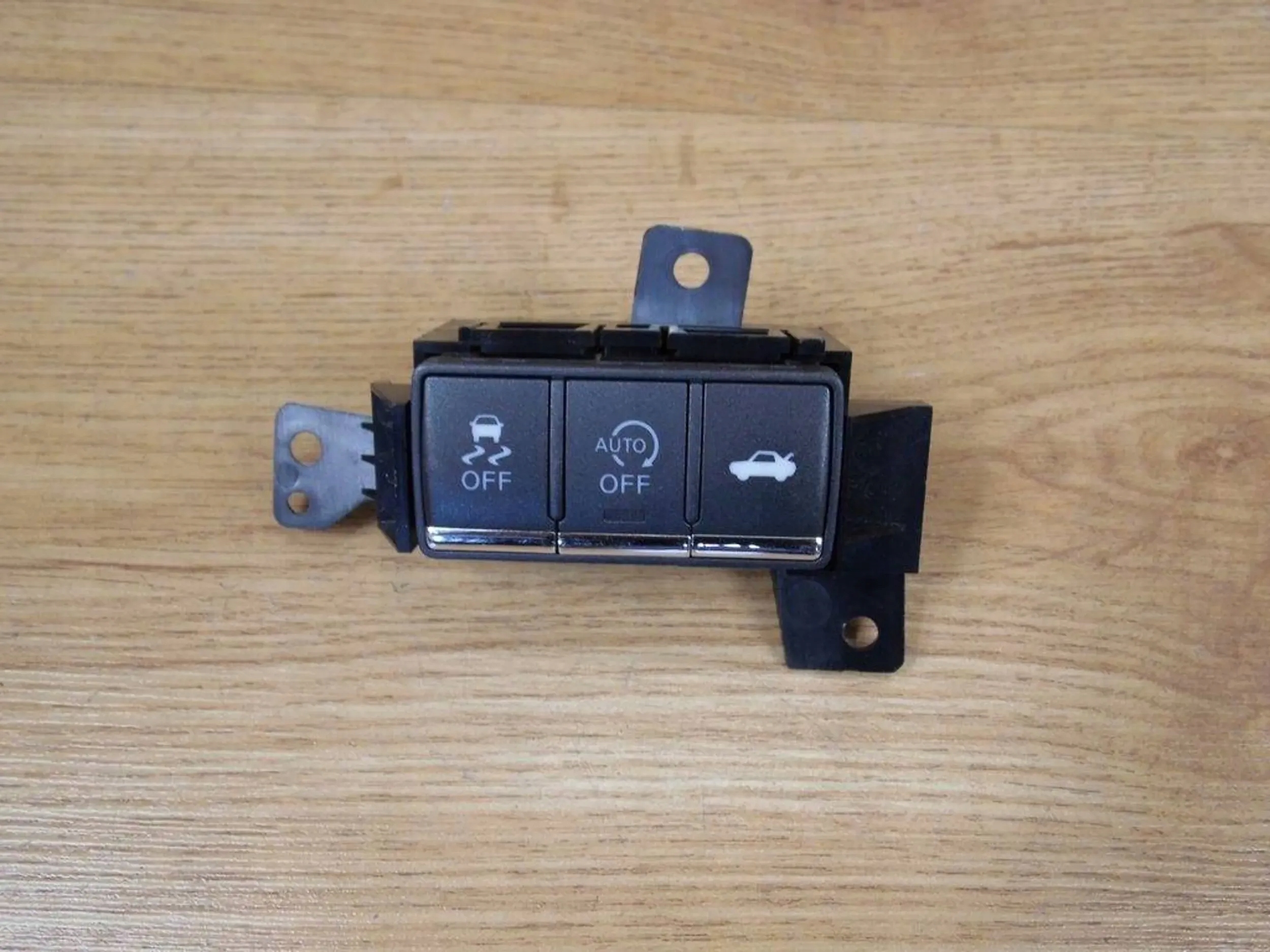 Infiniti Q50 button switch ESP of the opening bonnet AUTO