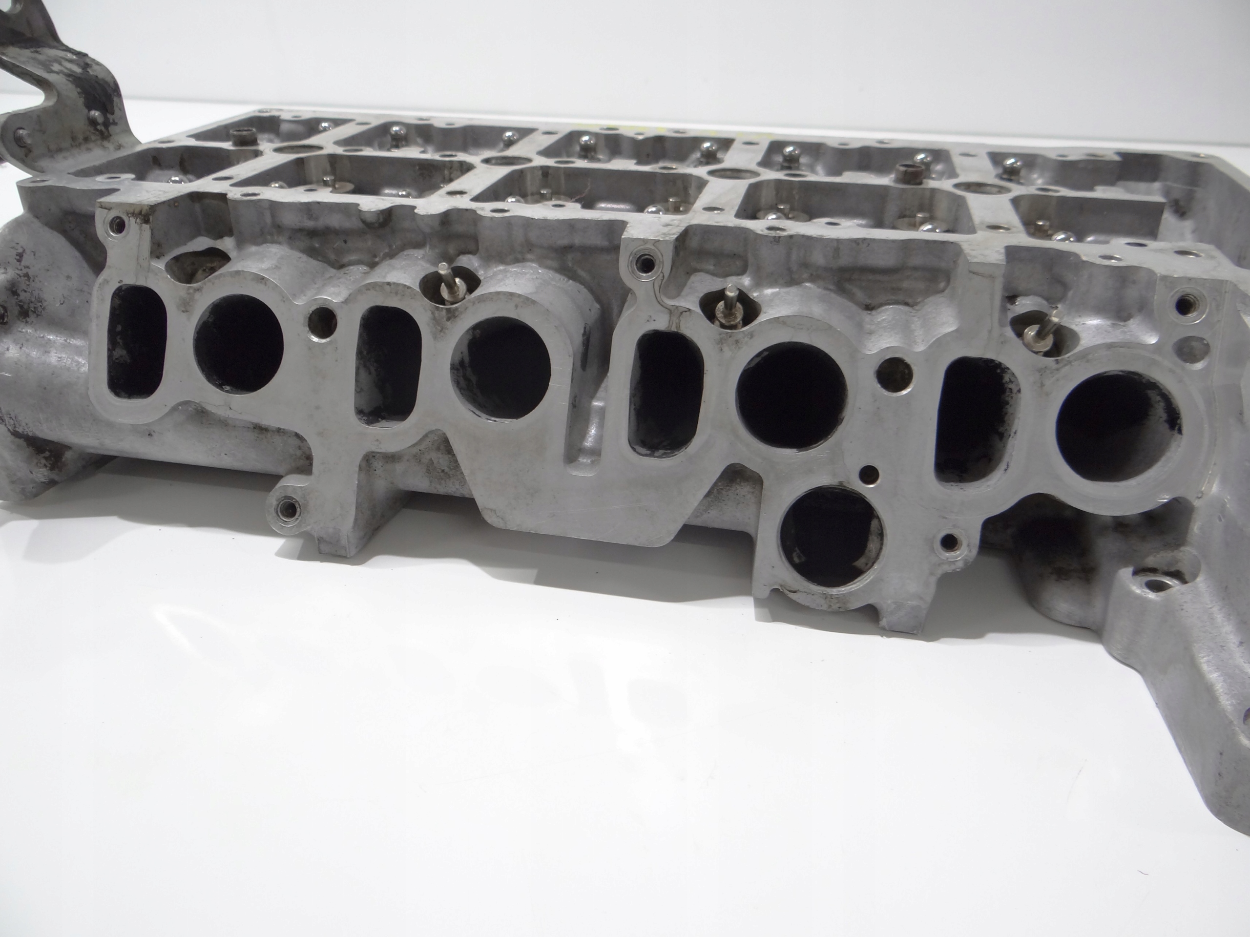 head. BMW X1 E84 N47D20C OE 7797678