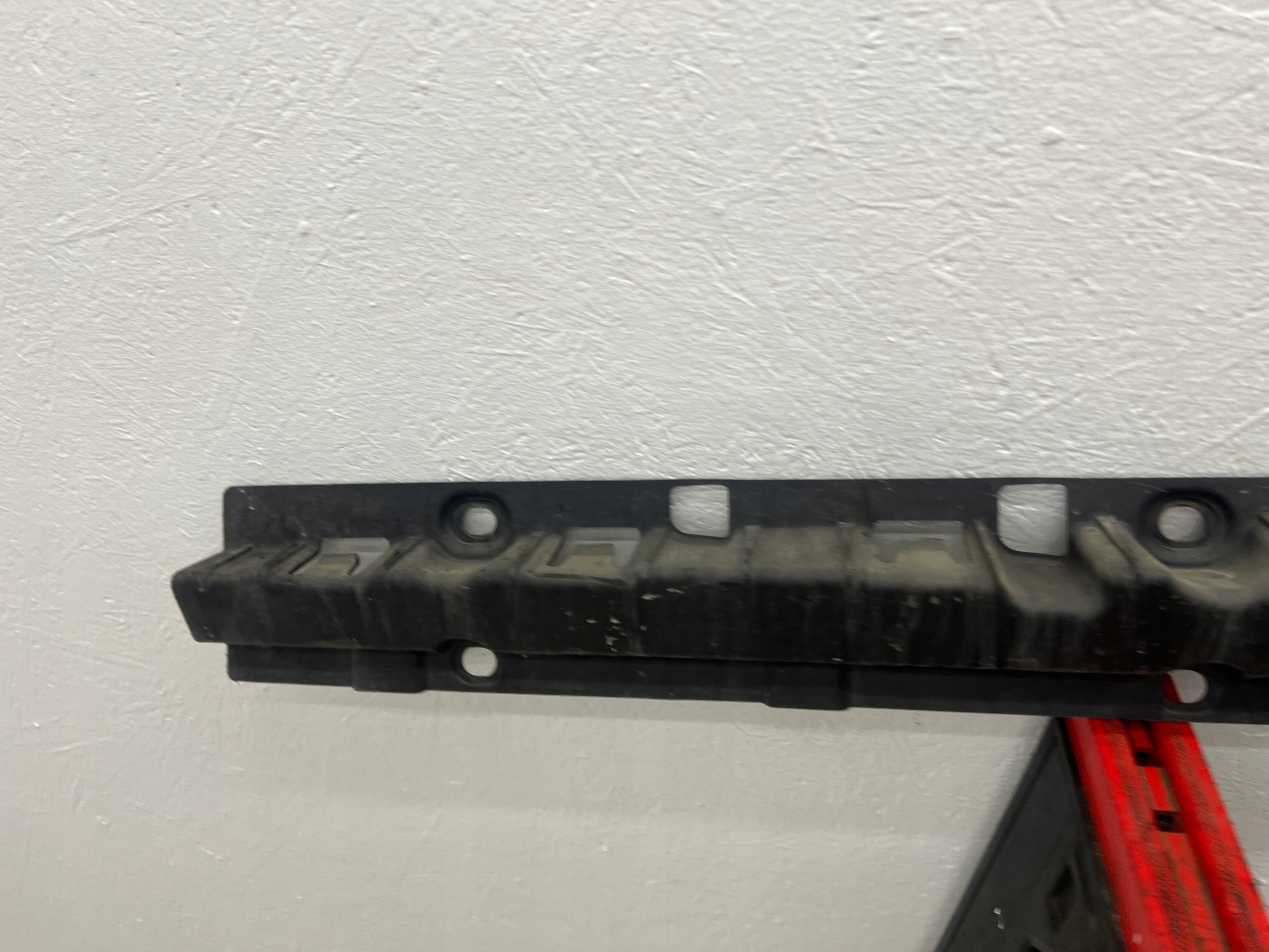 BMW X5 E70 06- threshold cap left support 7207195