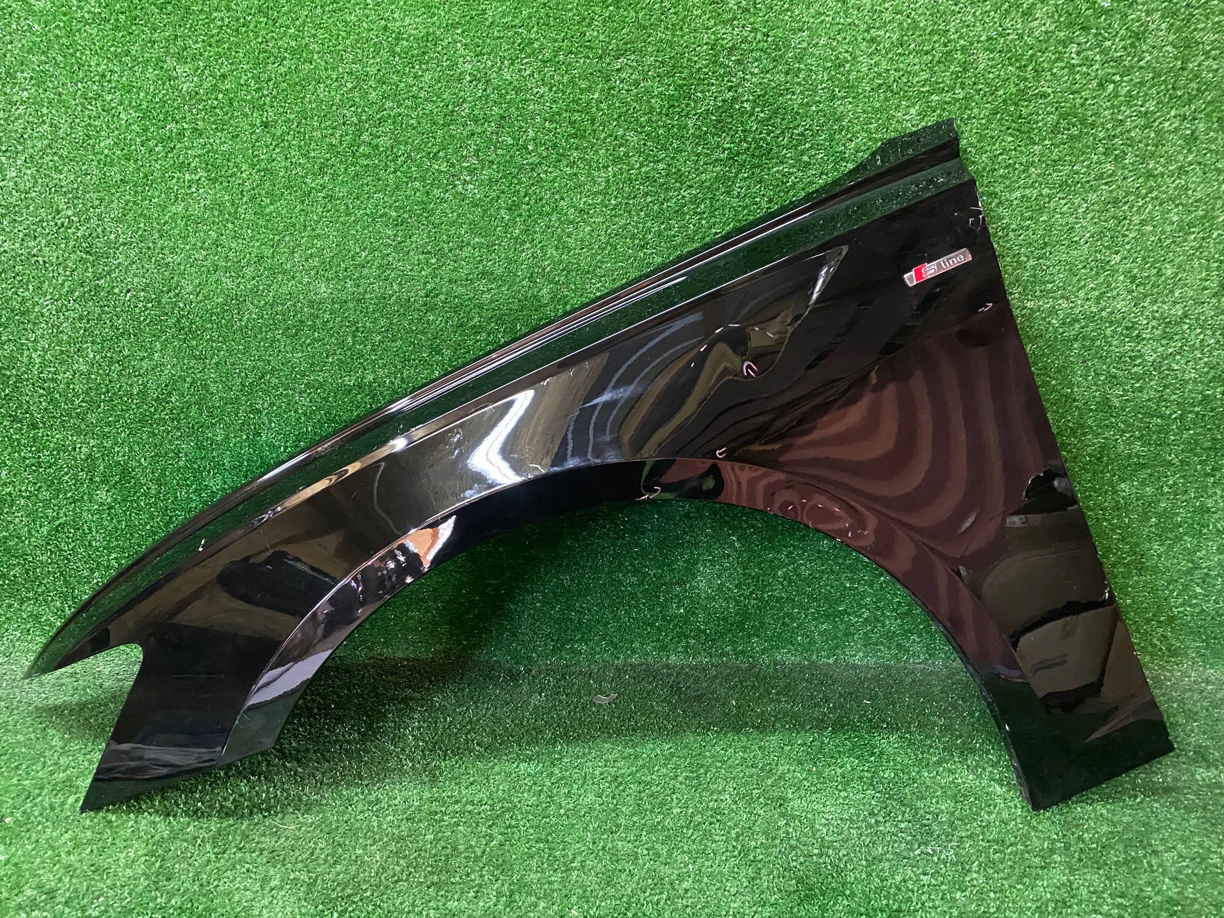 fender front left front AUDI A6 C8 NR.011