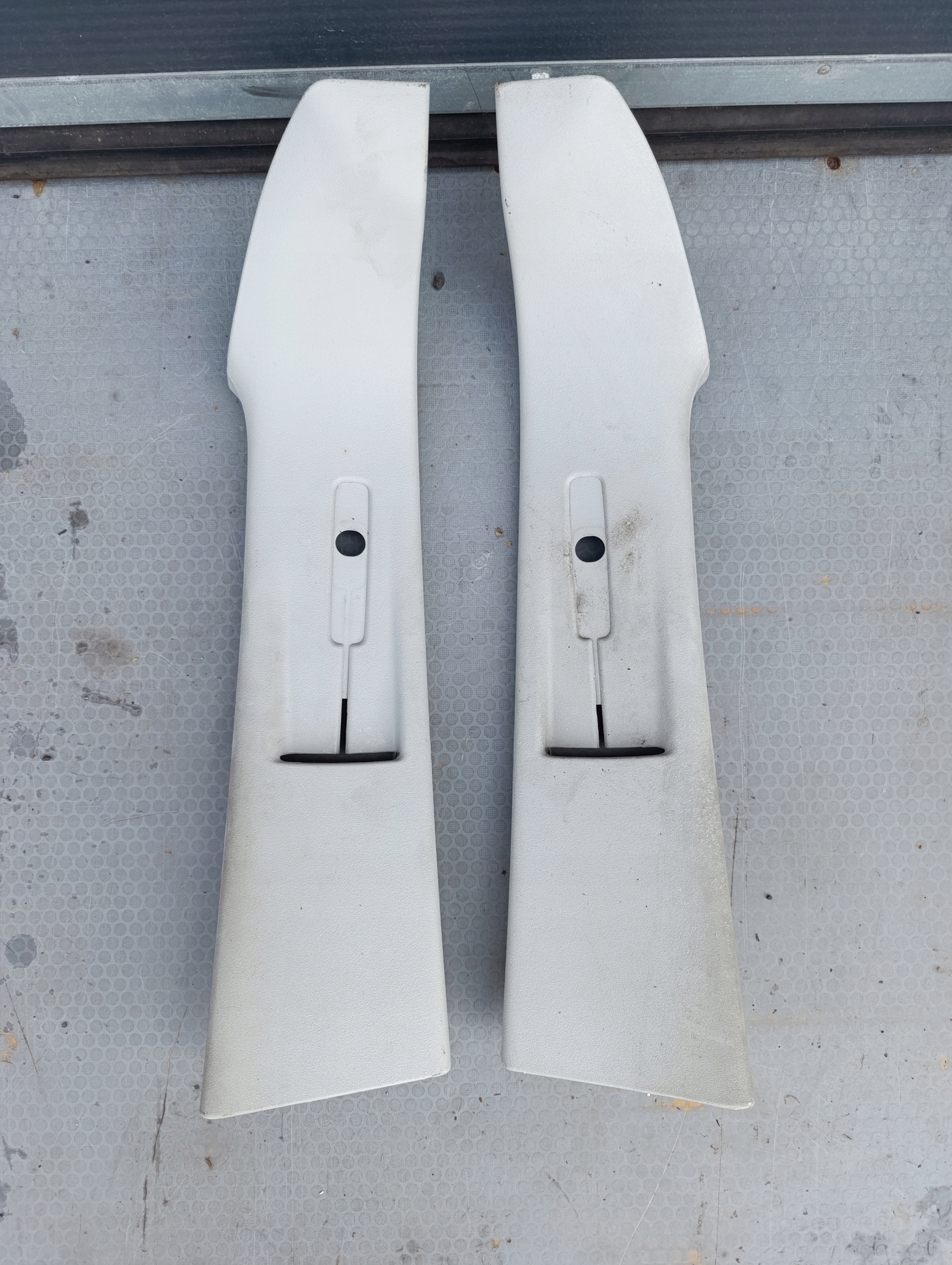 VW T5 pillars SRODKOWE upper SZARE/POPIEL