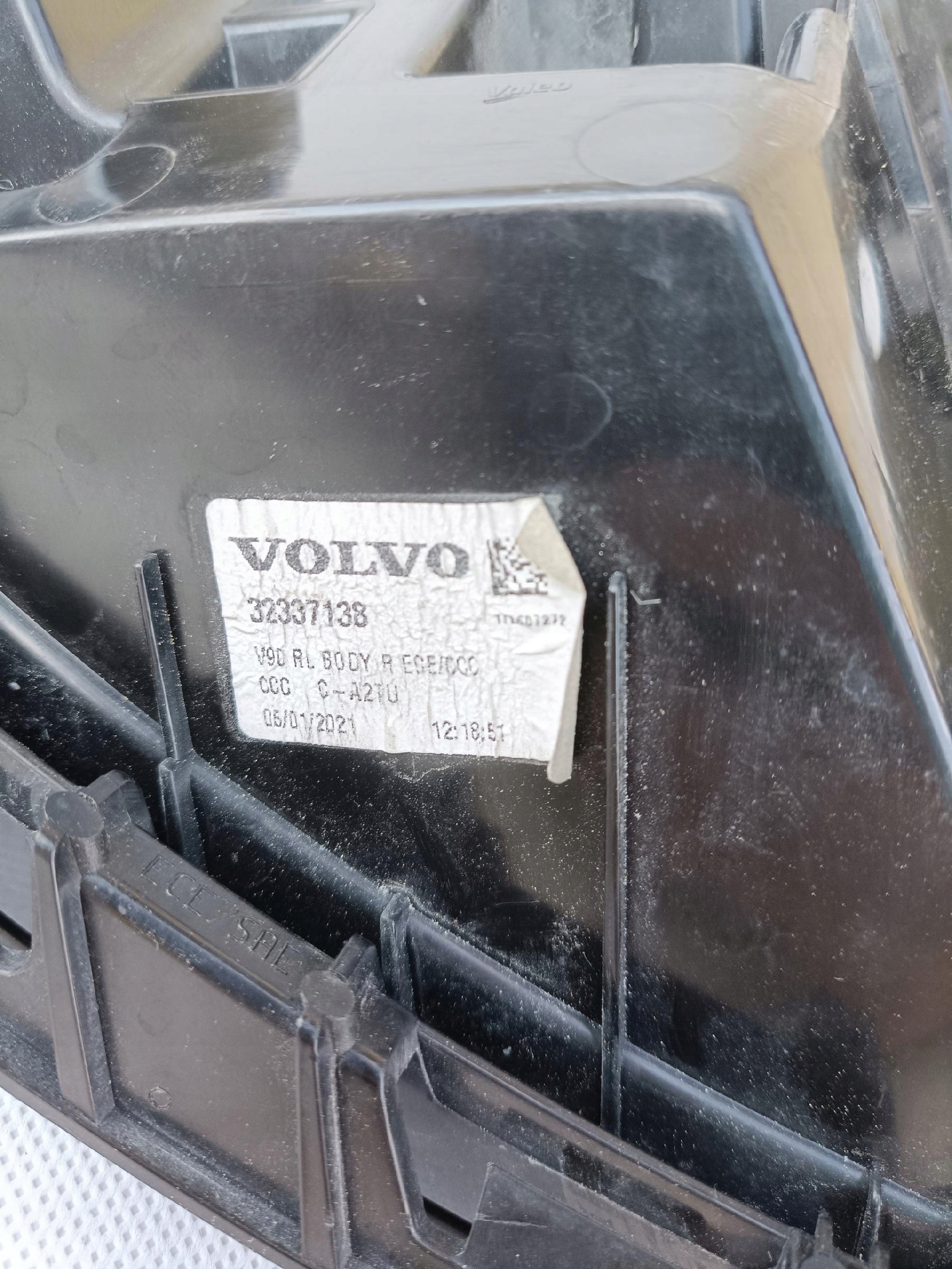 фонарь правый volvo V40 универсал