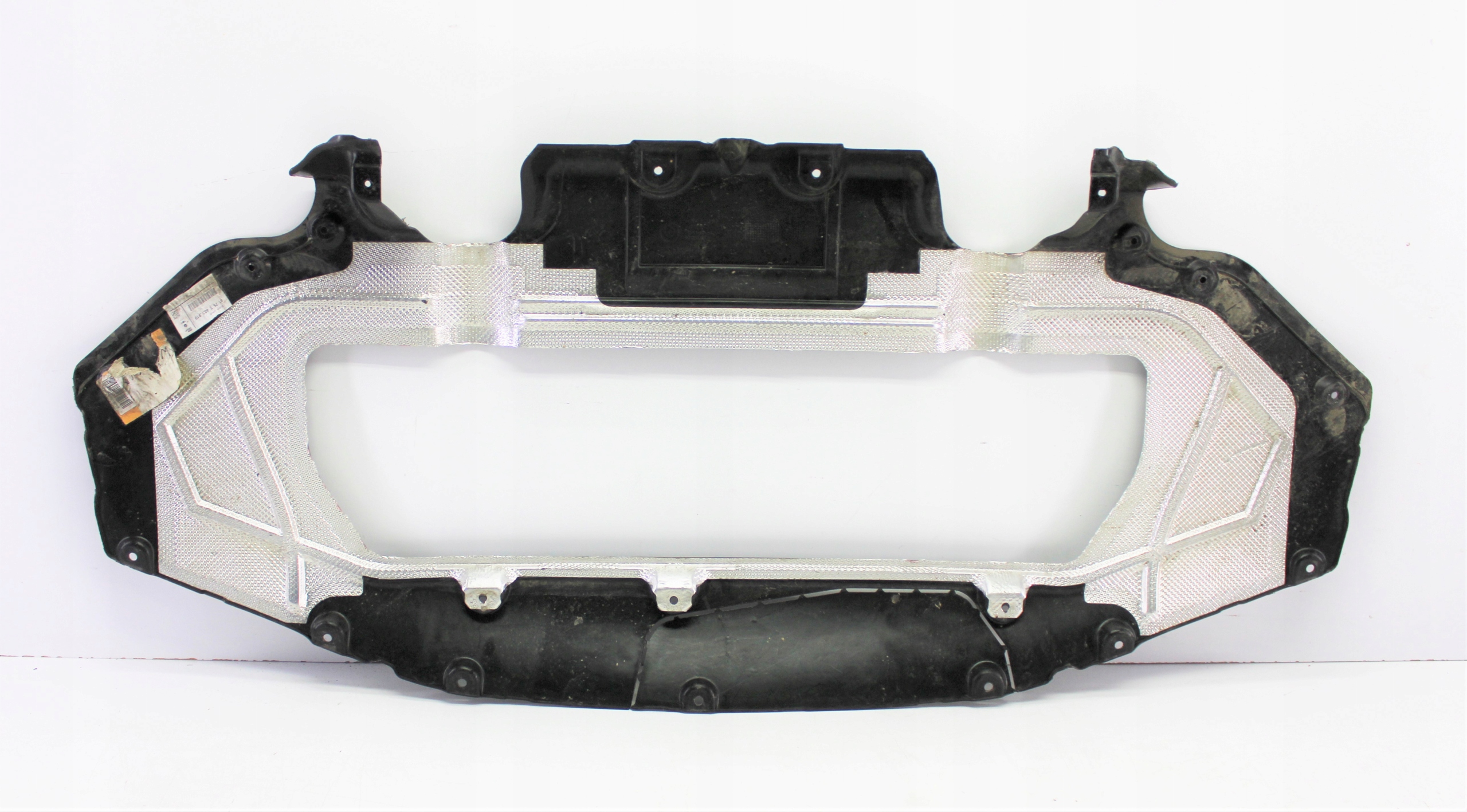 51757483919 - BMW 7 G11 G12 захисна пластина підлогу бампера задній