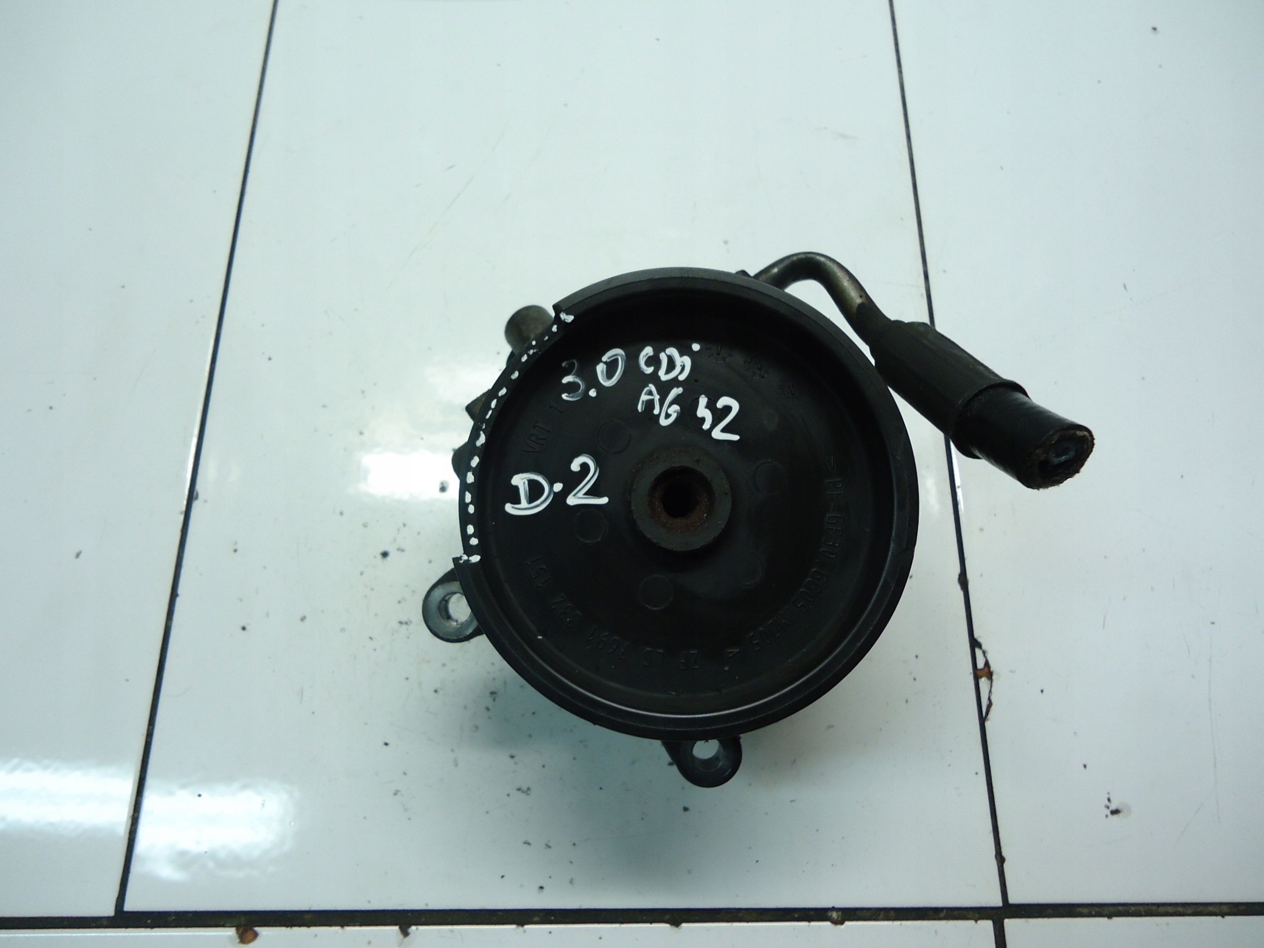 MERCEDES C W204 3.0CDI V6 servo pump A0044664201