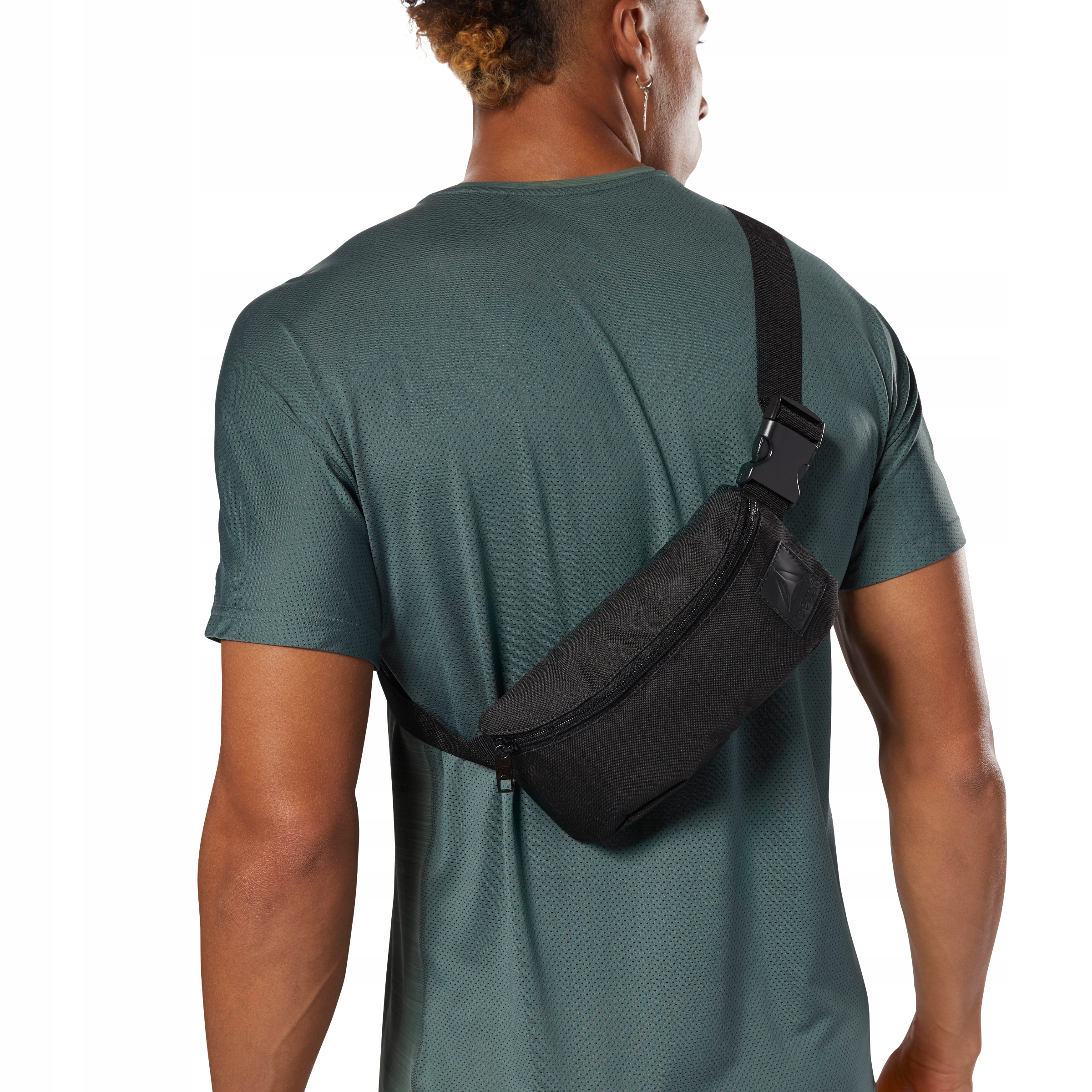 TOREBKA REEBOK NERKA SASZETKA MAŁA NA PAS BIODRA Kolor wielokolorowy