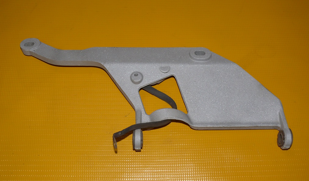 bracket holder engine mount AUDI A3 8L 1.8 20V AGN 125KM 06A133231B