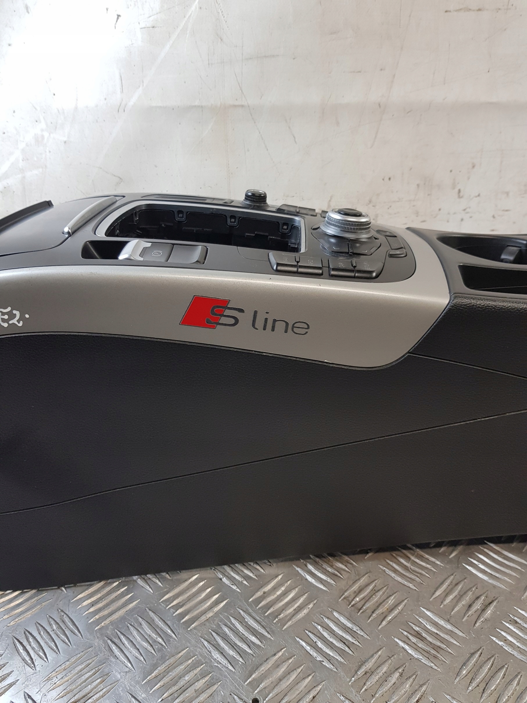 TUNEL central SLINE control panel MMI AUDI A4 B8 KOMBI 10R