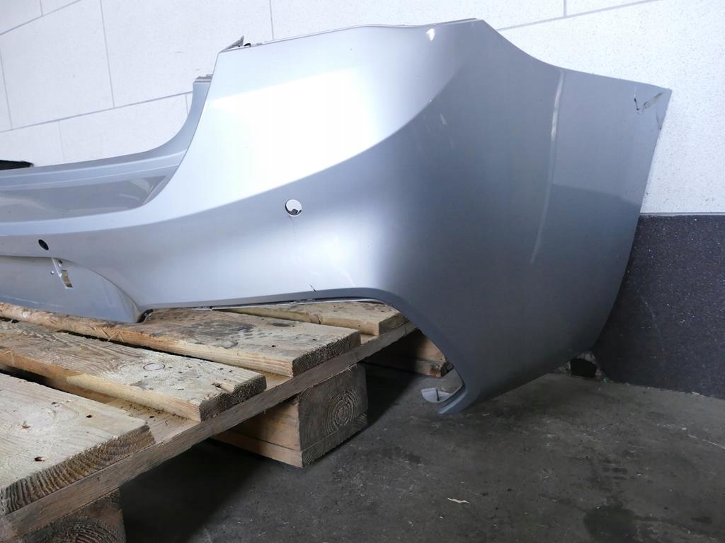 BMW 1 F20 F21 M-PAKIET LIFT ZDERZAK TYŁ PDC A83 Jakość części (zgodnie z GVO) O - oryginał z logo producenta pojazdu (OE)