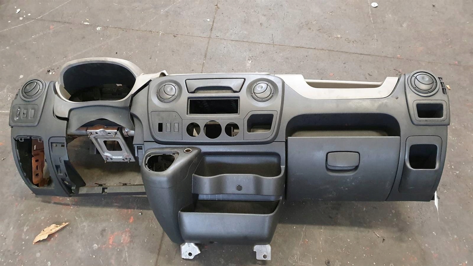 ПАНЕЛЬ КАБИНЫ RENAULT MASTER III