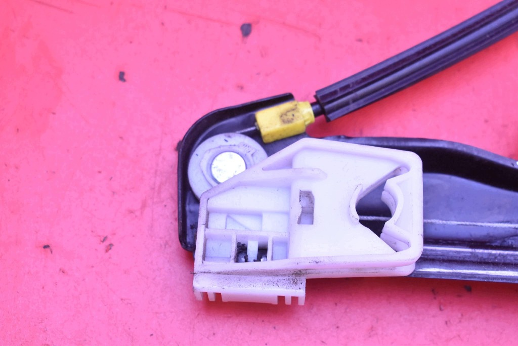 window regulator left front EU 1T0959701 SKODA OCTAVIA 2 II 5D HB 04-08
