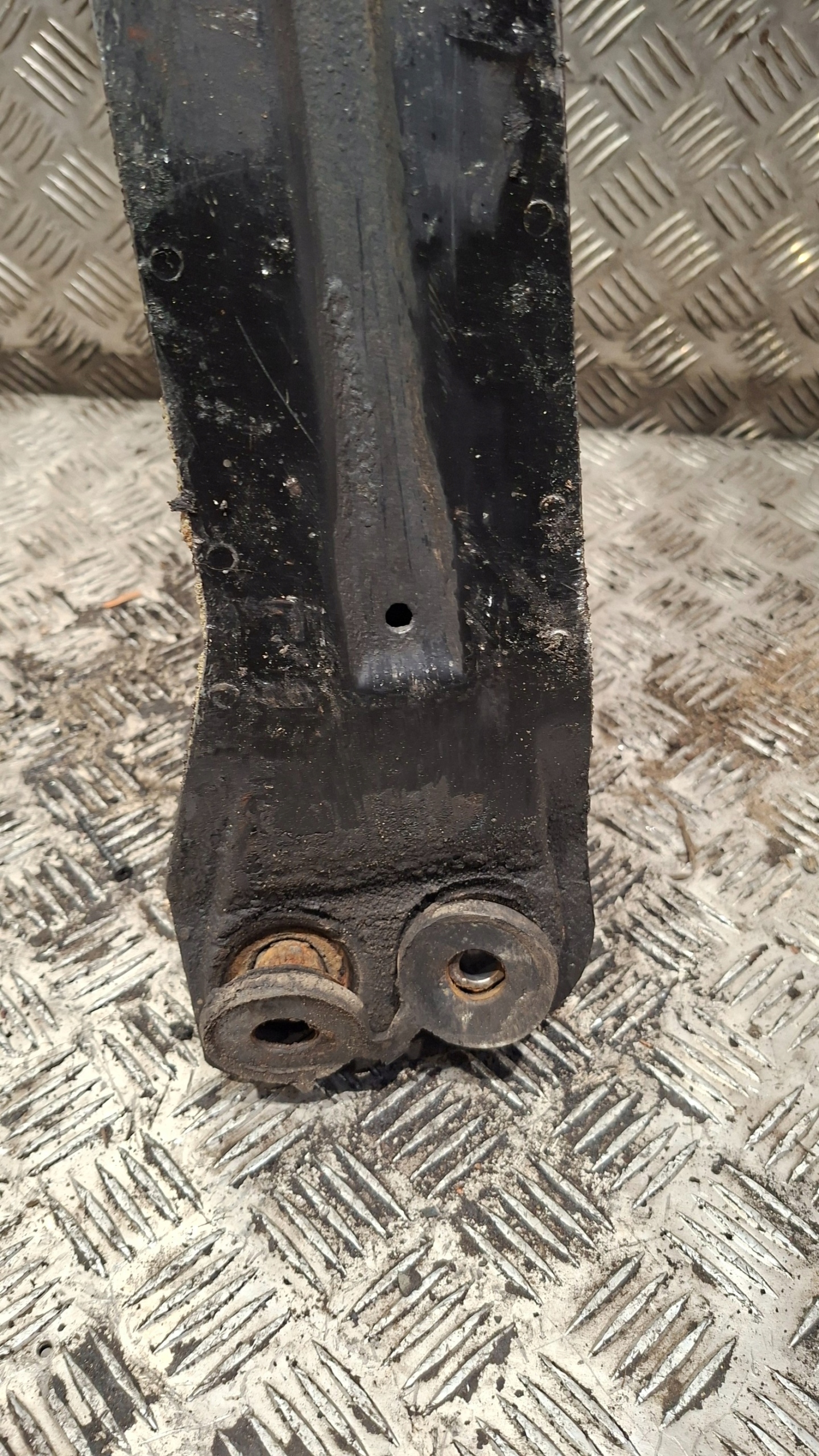 sider below engine VOLVO V40 1.9TD