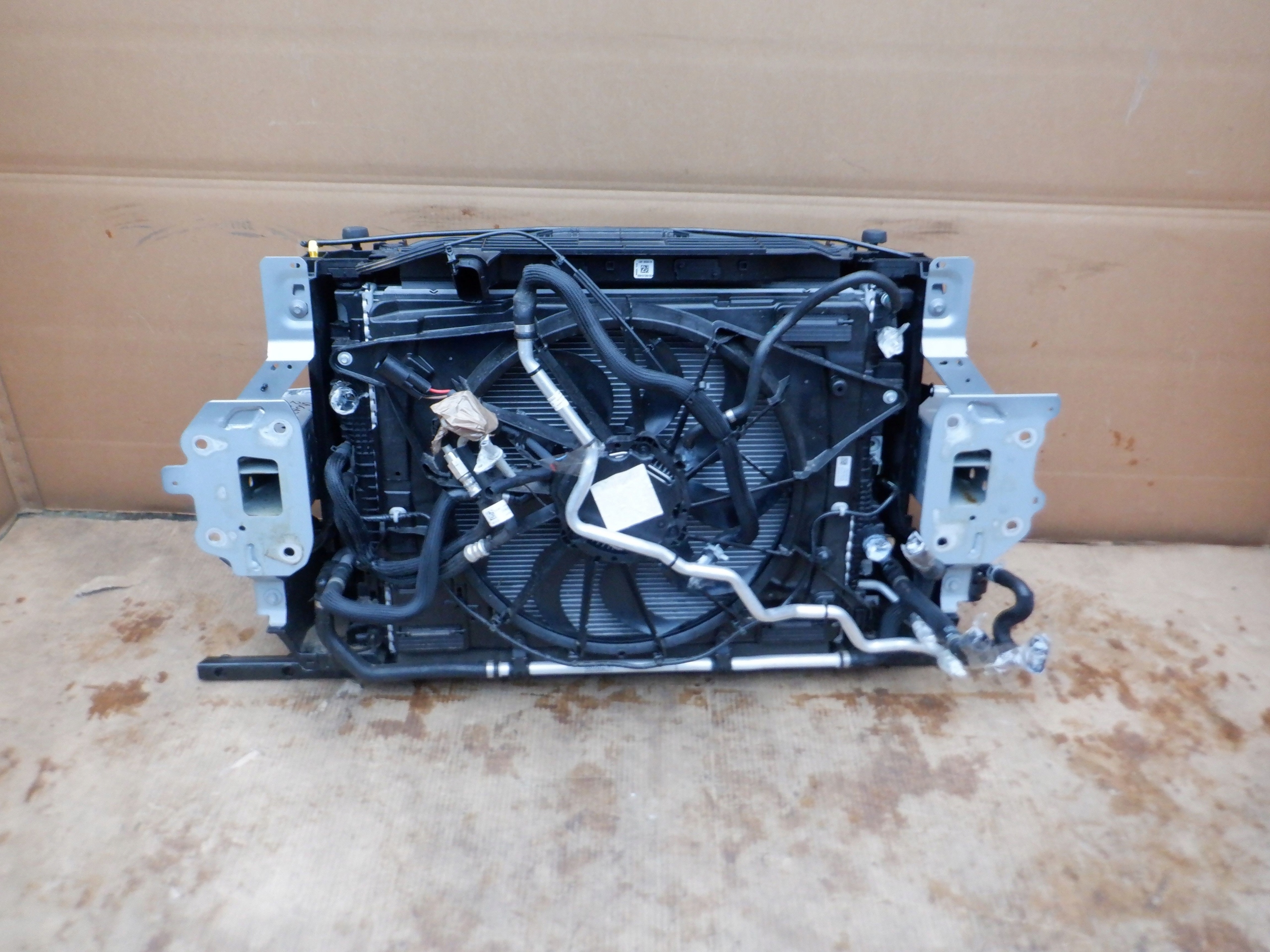 PAS BELKA CHŁODNICE PRZÓD FORD KUGA MK3 2.5 PHEV Typ samochodu Samochody osobowe