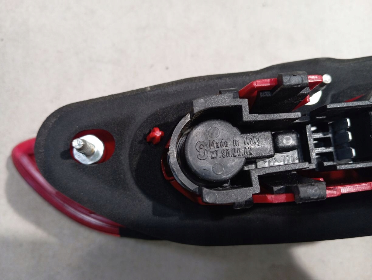 light bonnet right rear part ALFA ROMEO 159 1.9 JTS 60691364