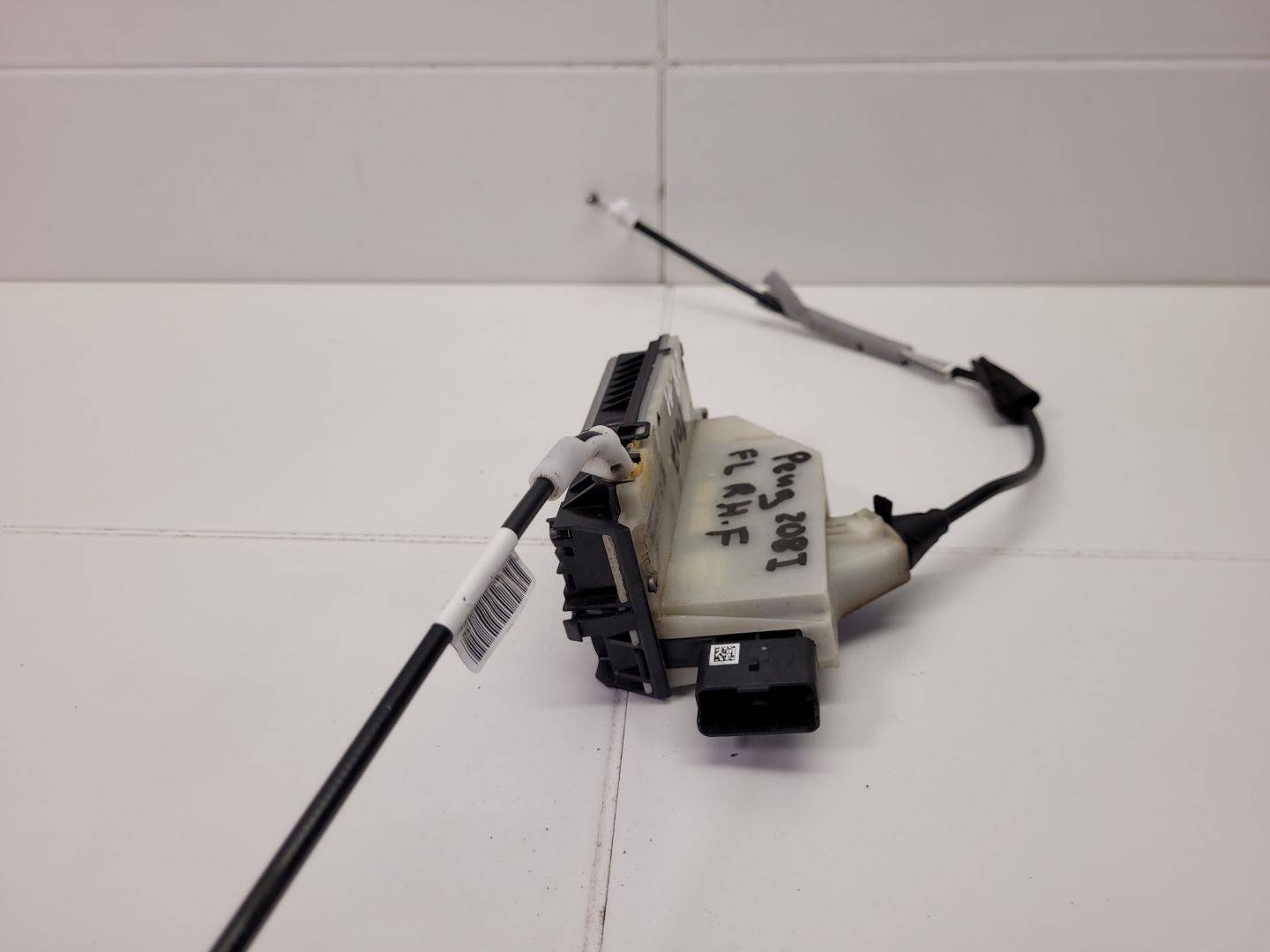 lock door front right side Peugeot 208 2015 98125007B0