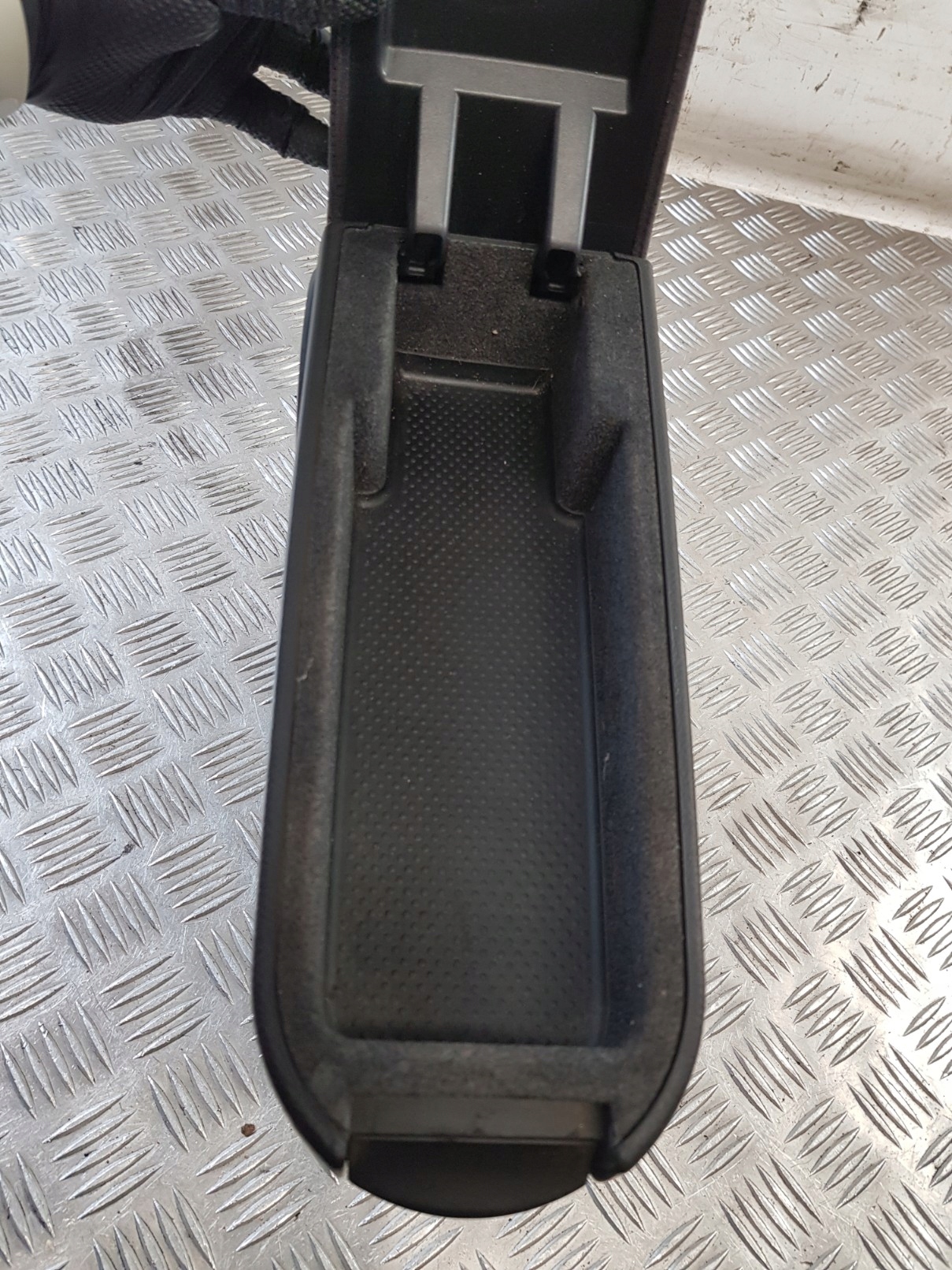 bracciolo TUNELU SRODKOWEGO 3B0864207C VW PASSAT B5 berlina 97R