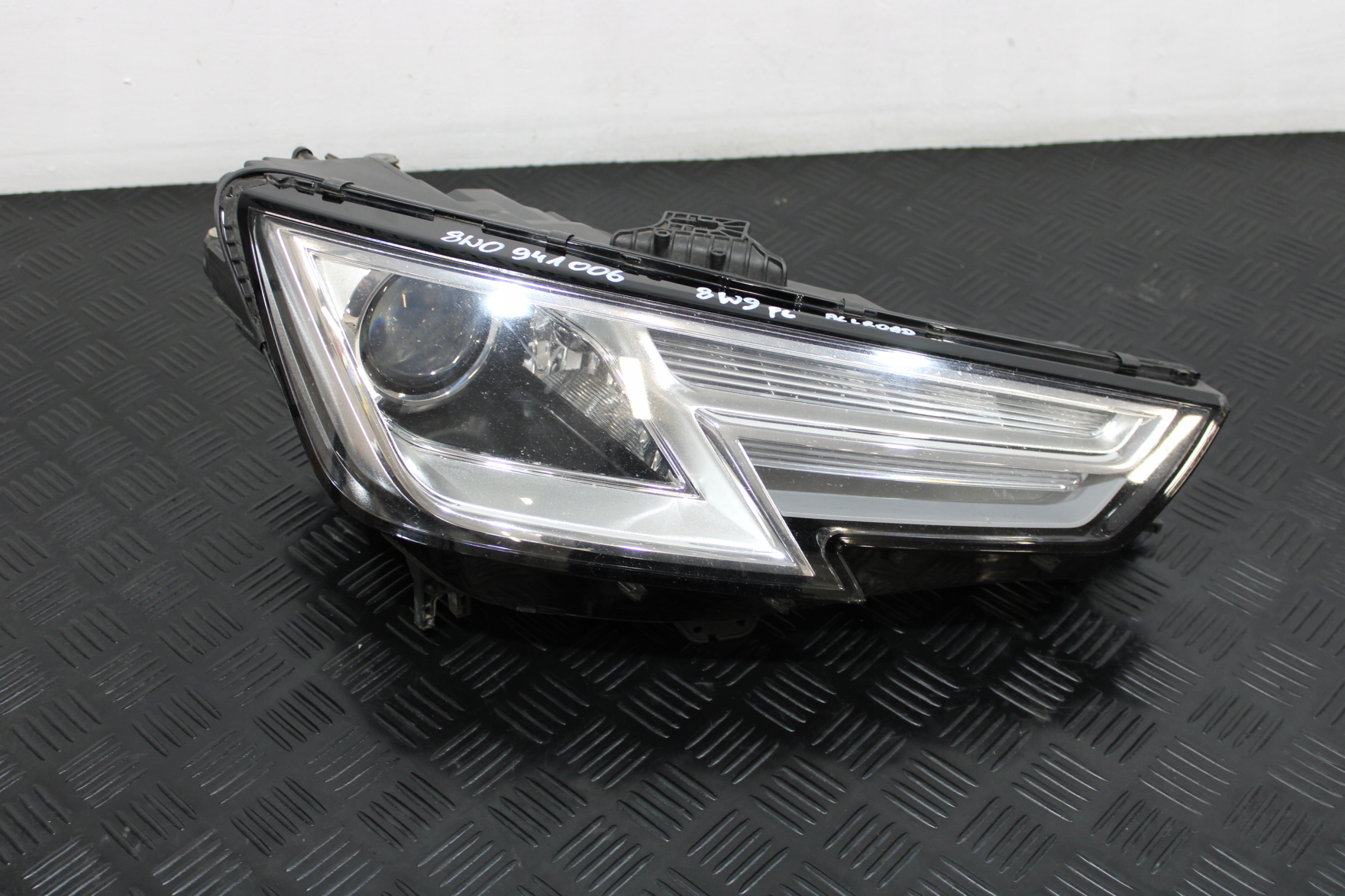 light lights front led 8W0941006 8W0941005 AUDI A4 B9 8W0 8W9 ALLROAD