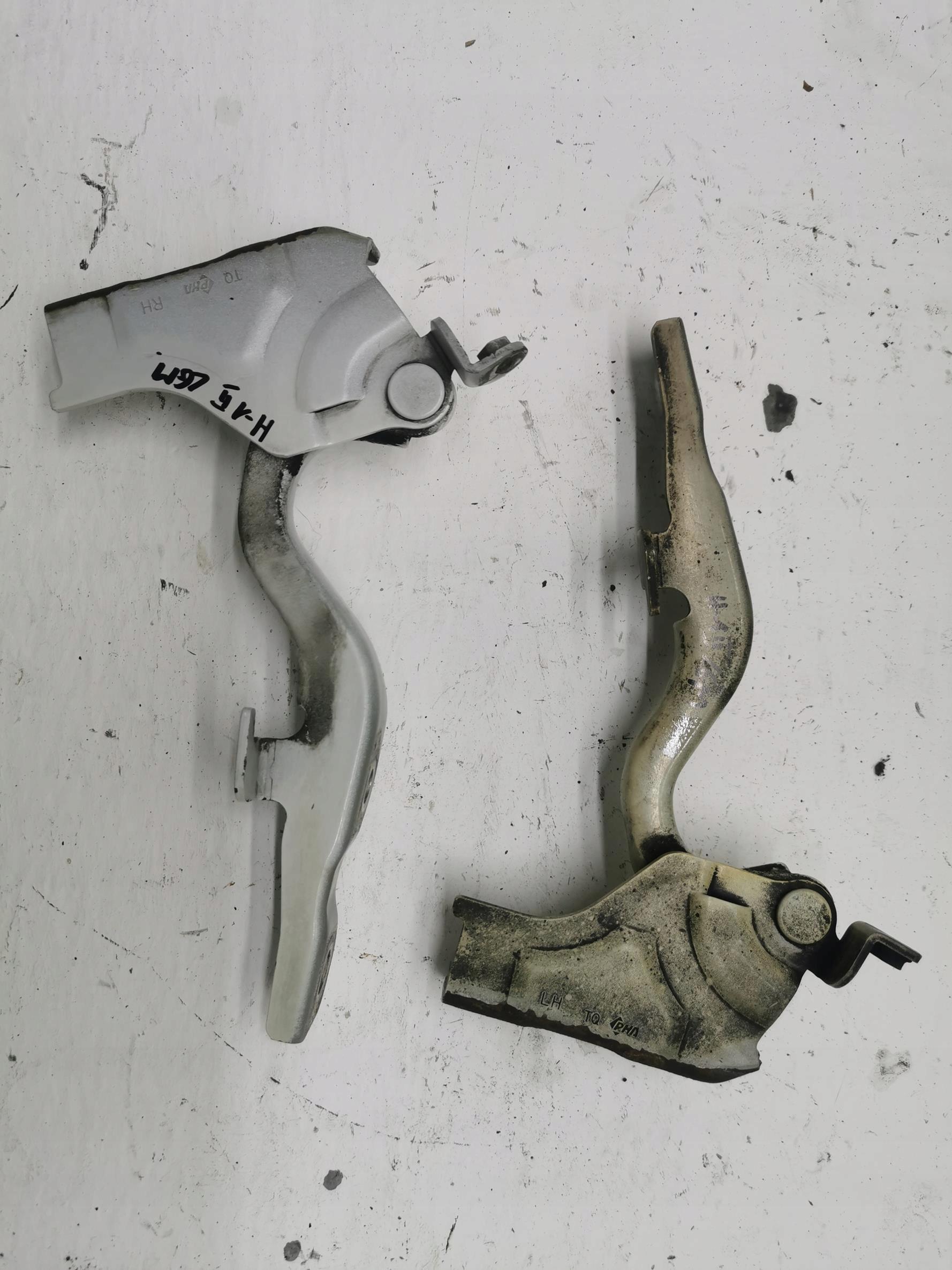 Cerniere cofano KOMPLET HYUNDAI H-1 II 07-15