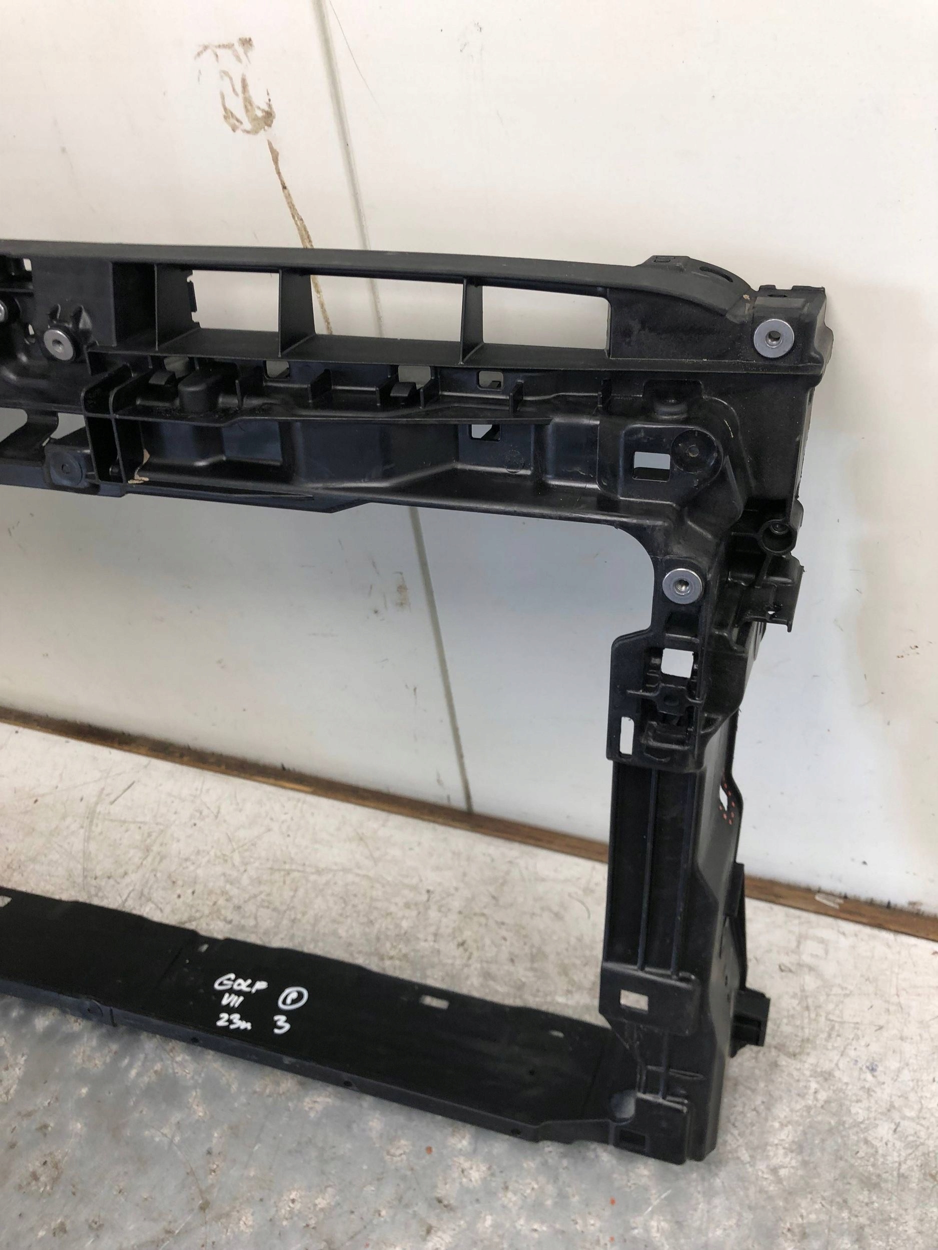 support panel for radiators pillar VW GOLF VII 5G0805594R
