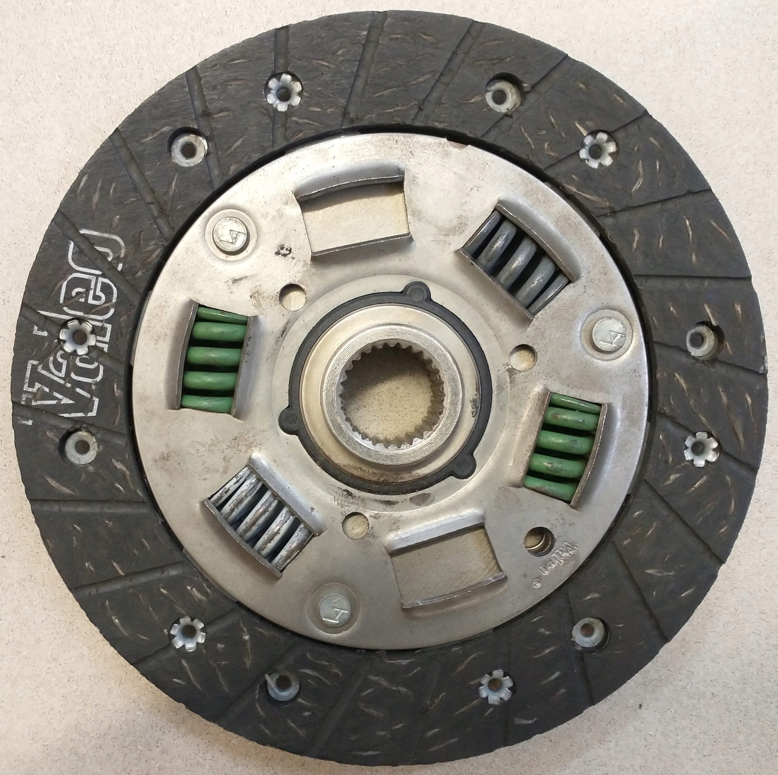 Tarcza sprzęgła 7700859439 TWINGO CLIO MEGANE Producent części Renault OE