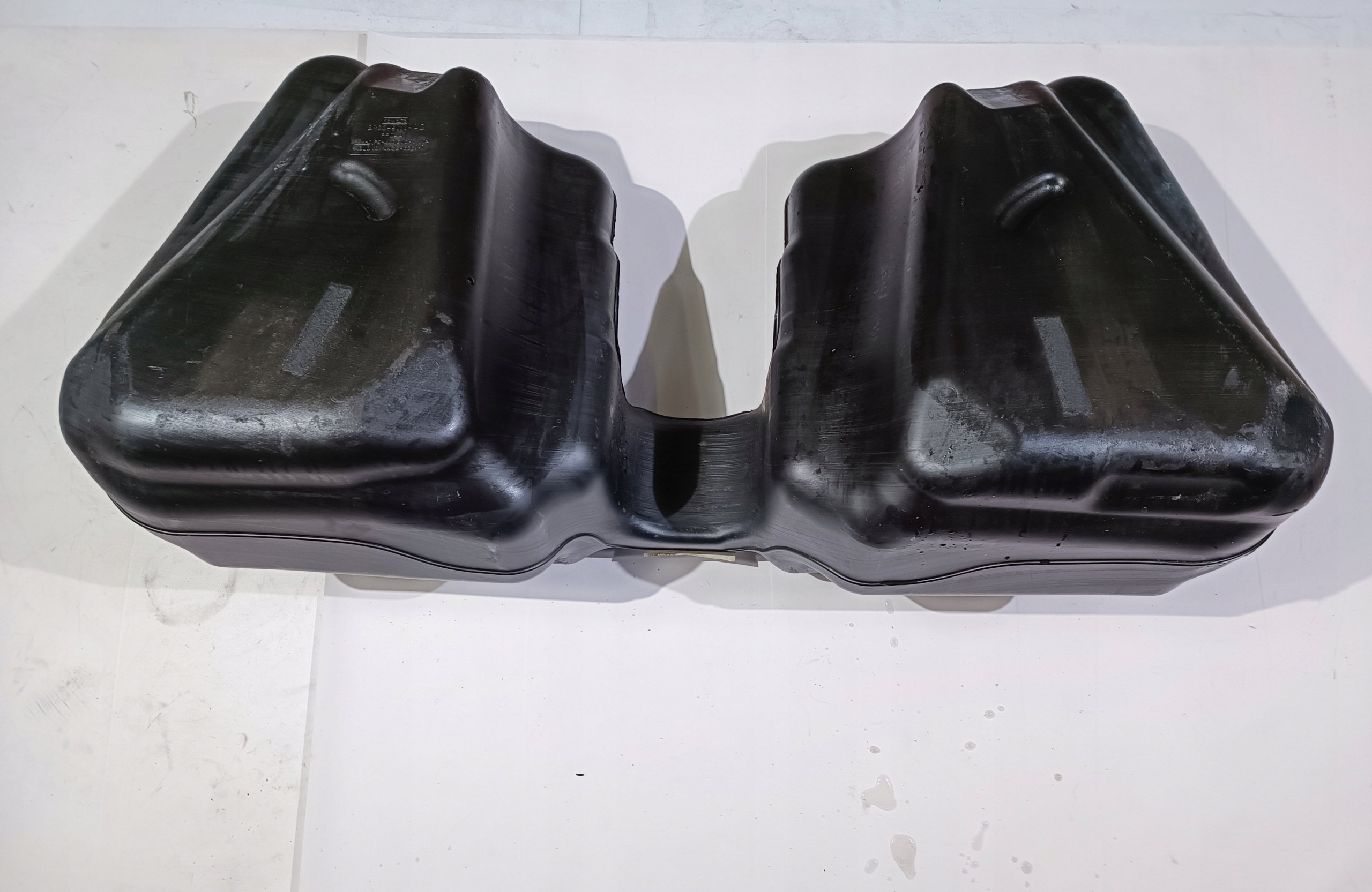 fuel tank tank complete Ford Mustang 2011-2014