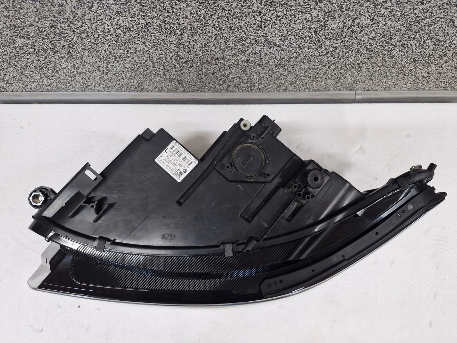 light left VW Tiguan II LIFT Full Led 5NB 2022